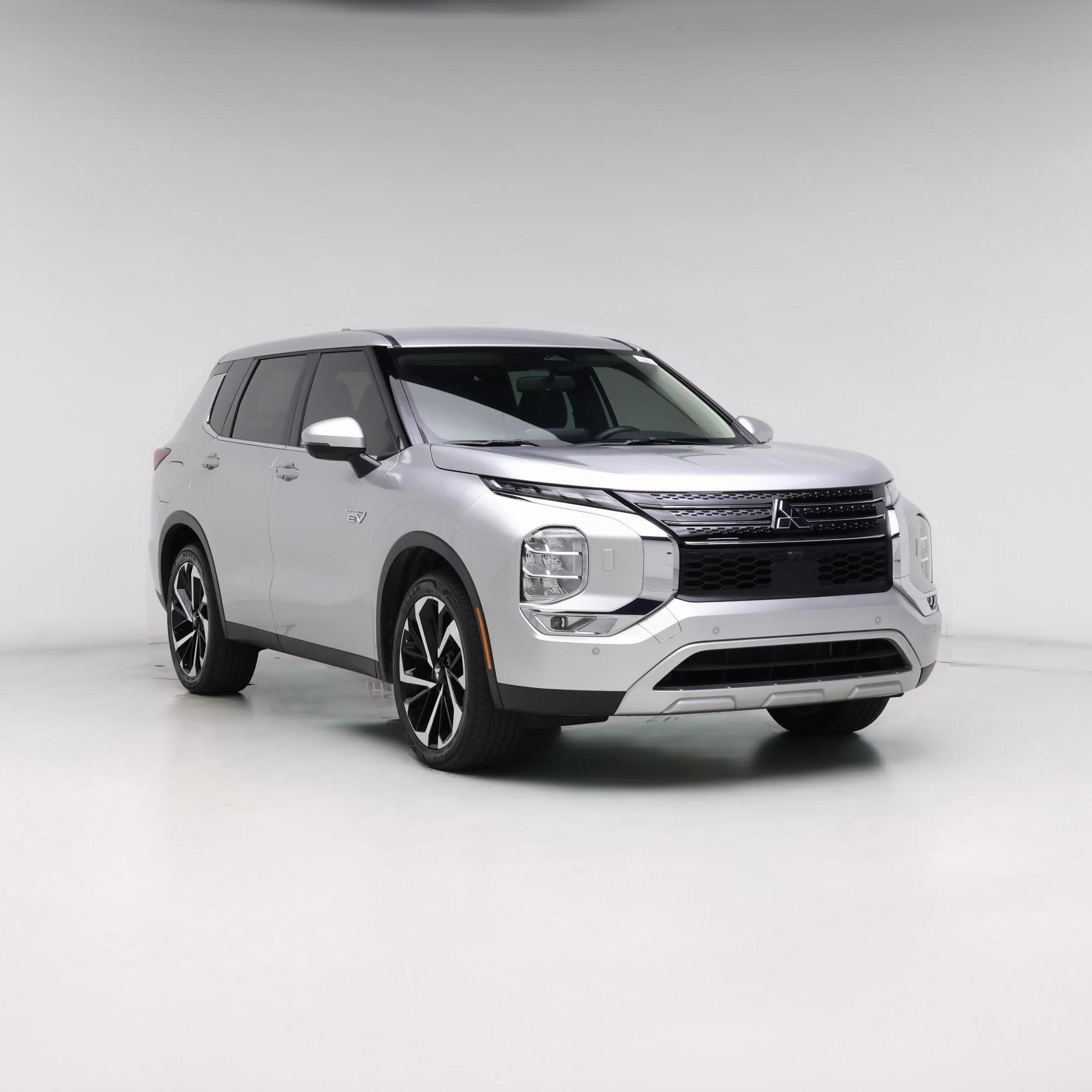 Thumbnail: 2023 Mitsubishi Outlander - 1