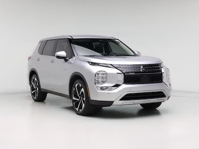 Silver 2023 Mitsubishi Outlander Plug in Hybrid SE