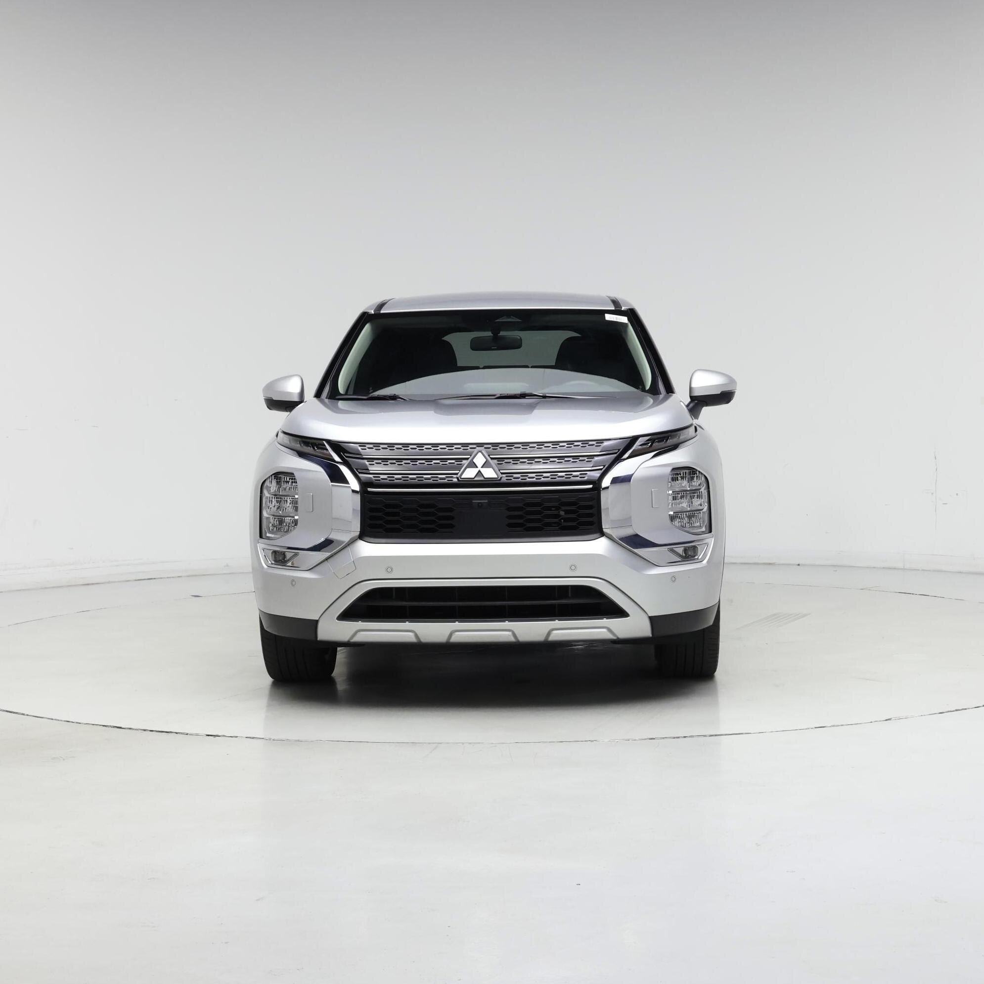 Thumbnail: 2023 Mitsubishi Outlander - 5
