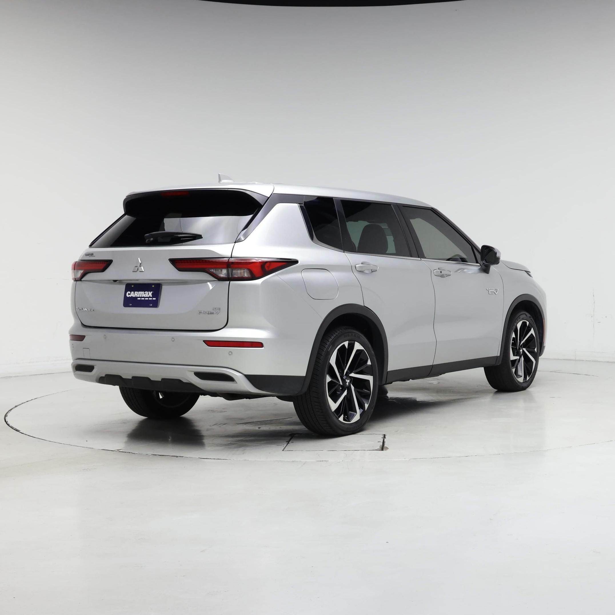 Thumbnail: 2023 Mitsubishi Outlander - 8