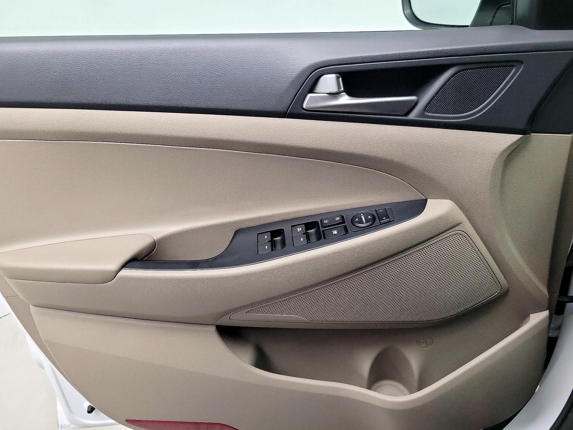 Thumbnail: 2019 Hyundai Tucson - 12