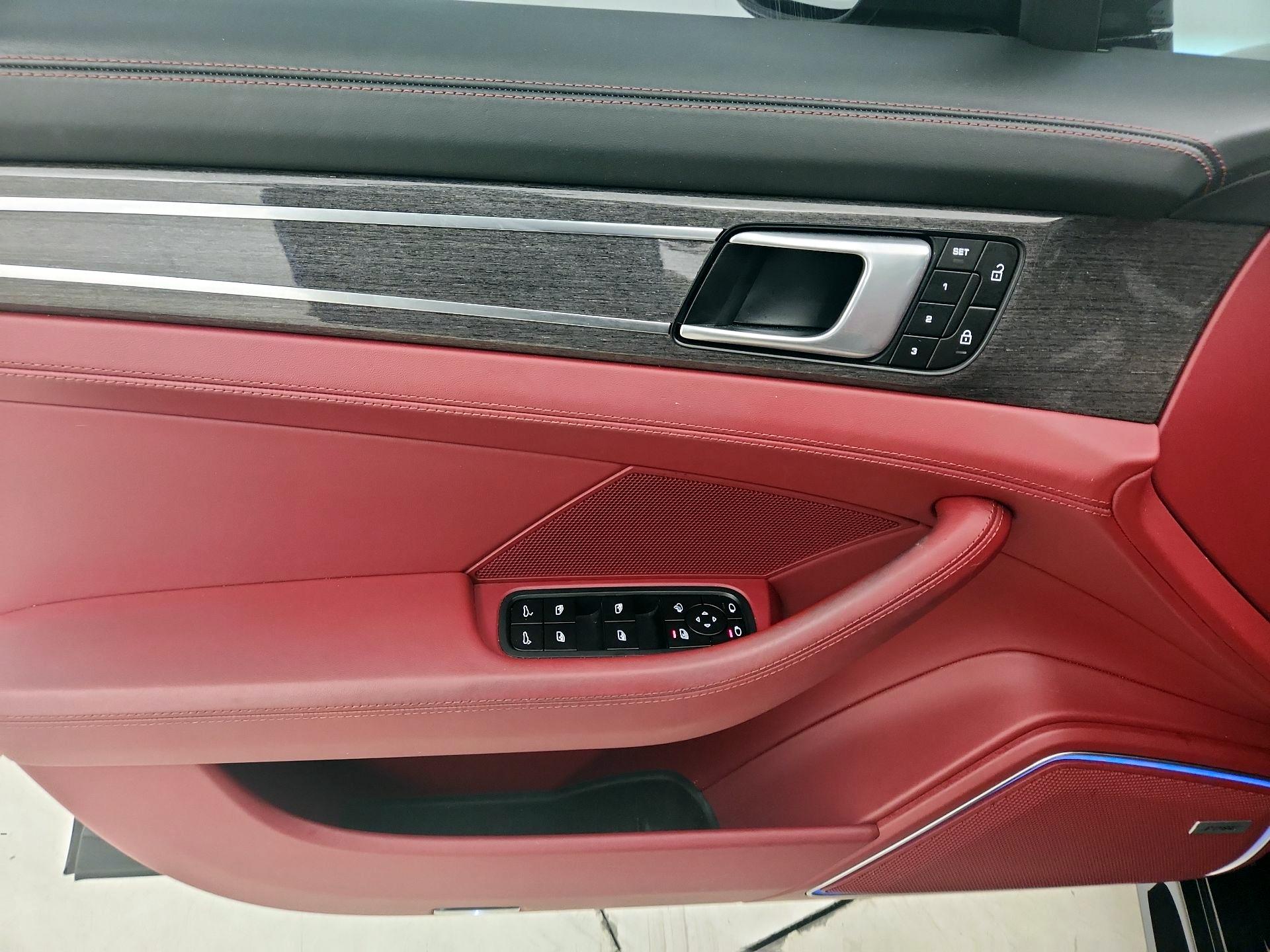 Thumbnail: 2022 Porsche Panamera - 12