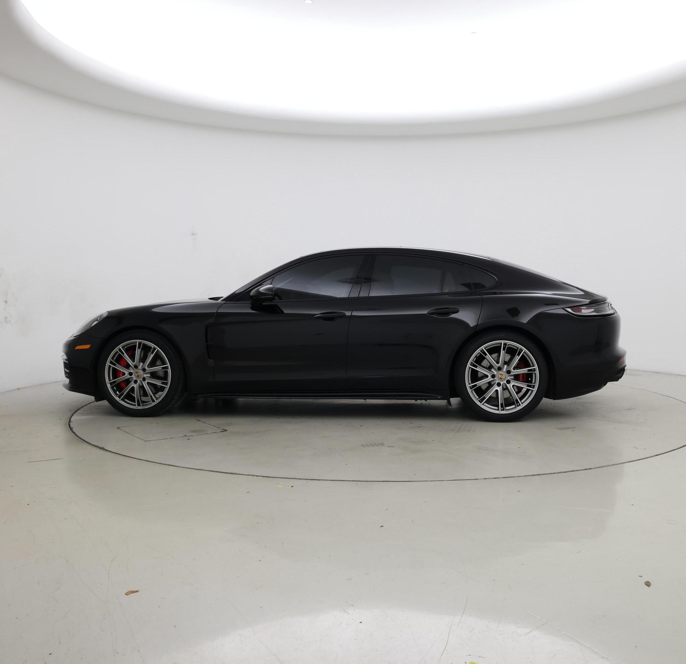 Thumbnail: 2022 Porsche Panamera - 3