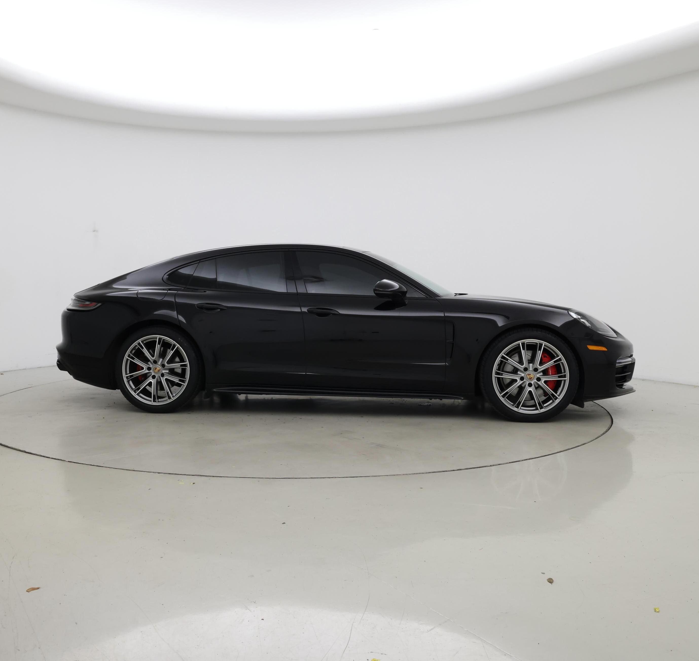 Thumbnail: 2022 Porsche Panamera - 7