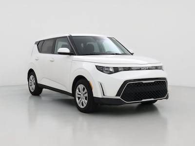 White 2023 Kia Soul LX