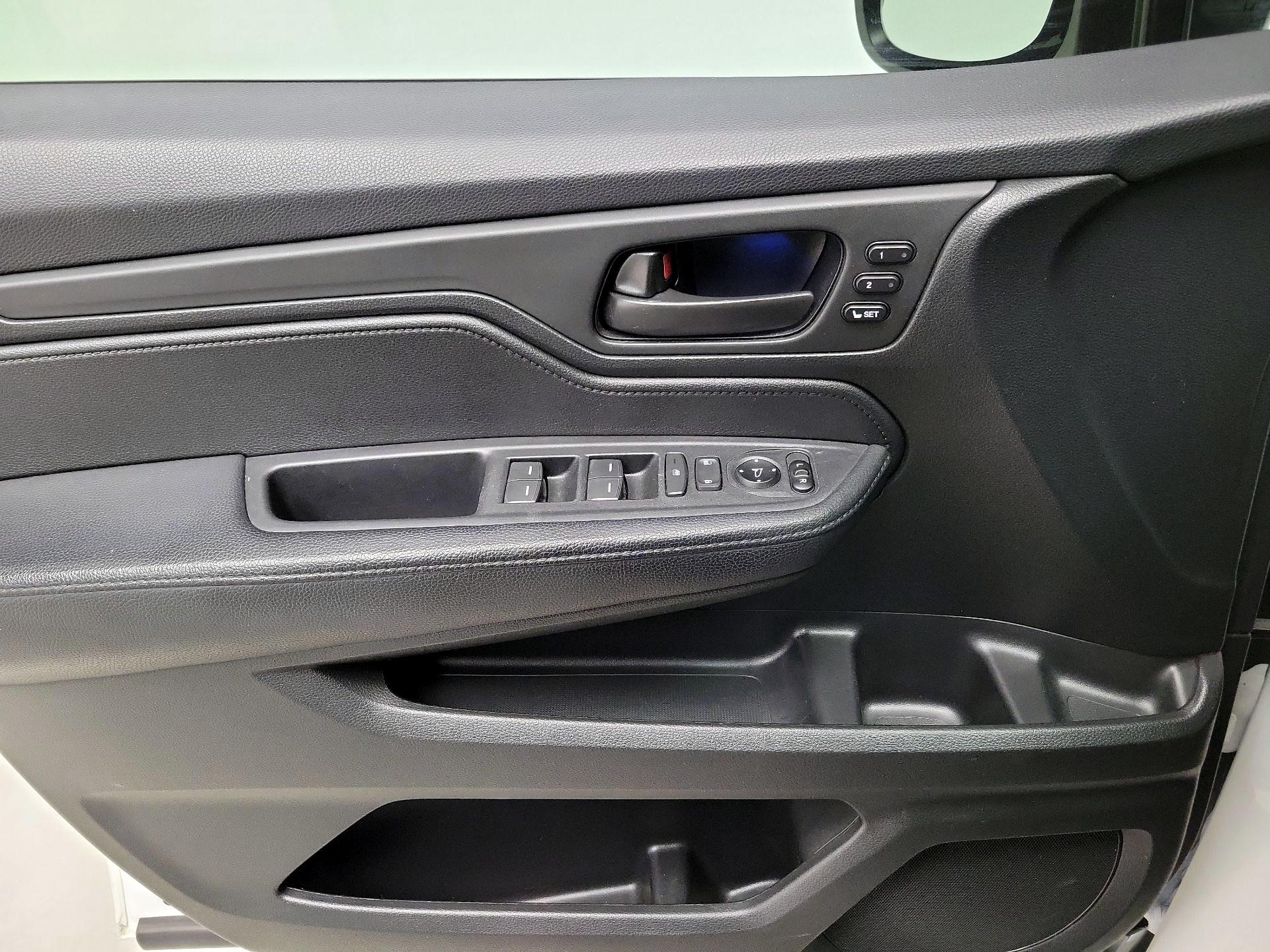Thumbnail: 2021 Honda Odyssey - 12