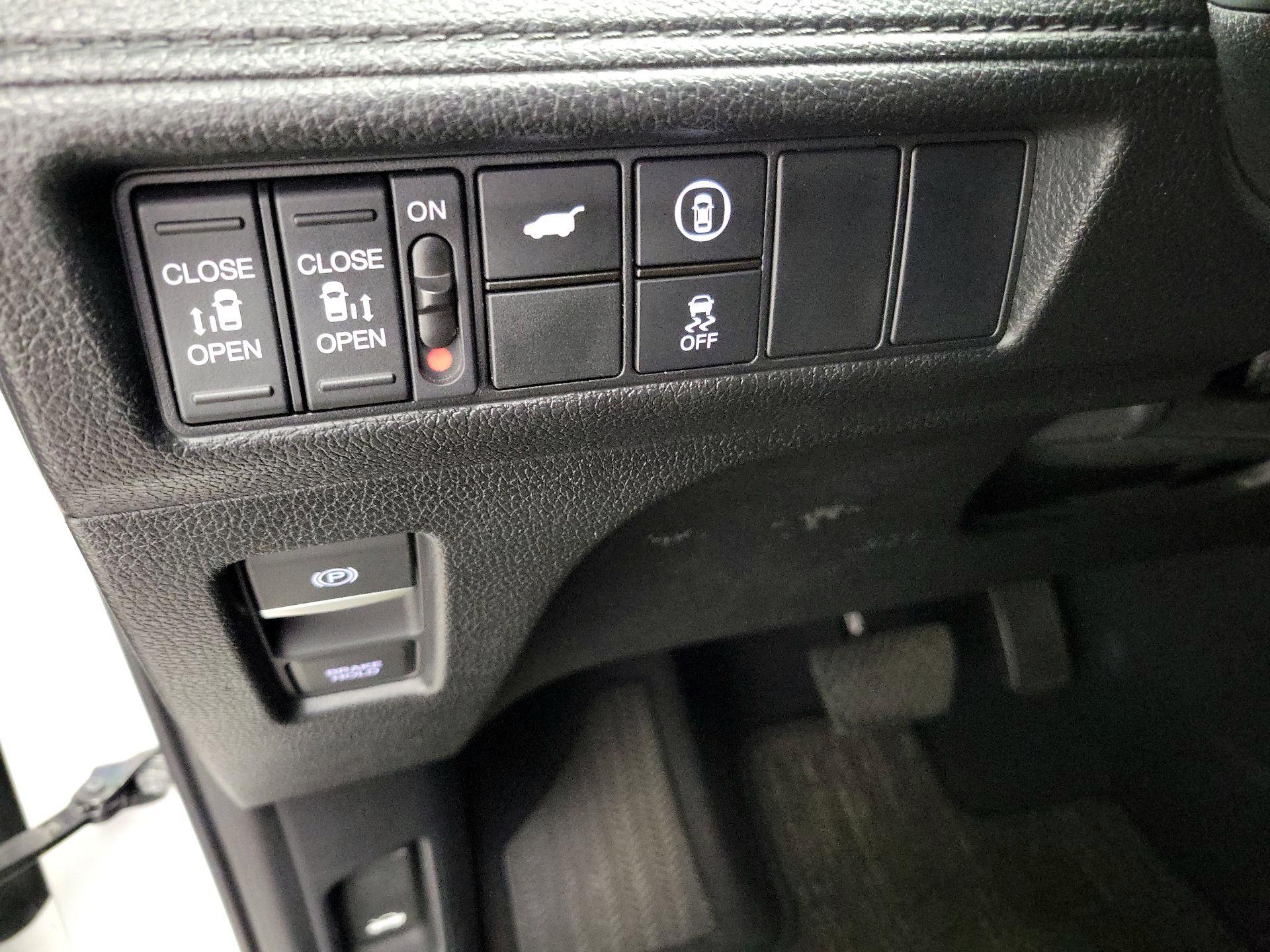 Thumbnail: 2021 Honda Odyssey - 13