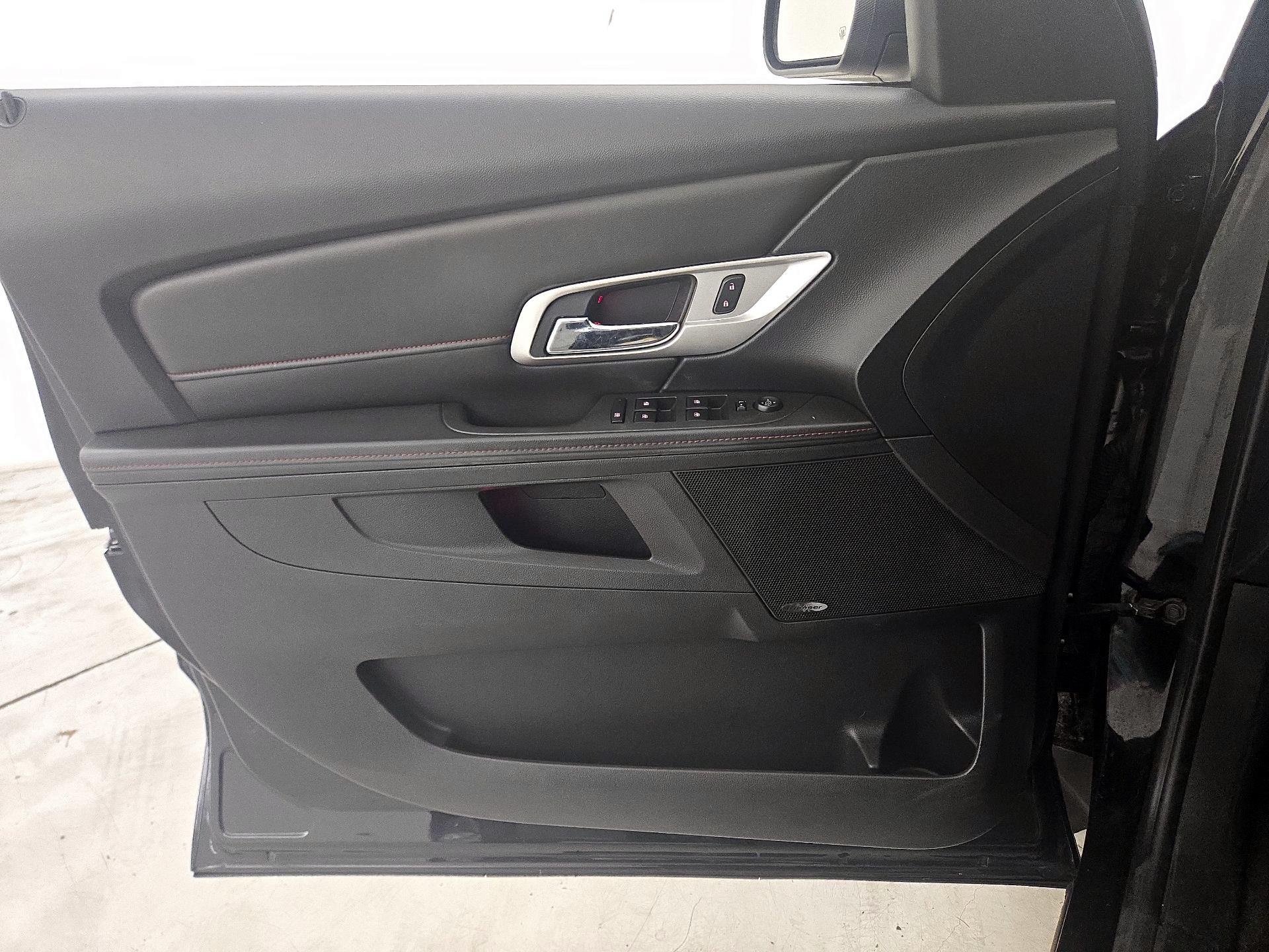 Thumbnail: 2015 GMC Terrain - 12