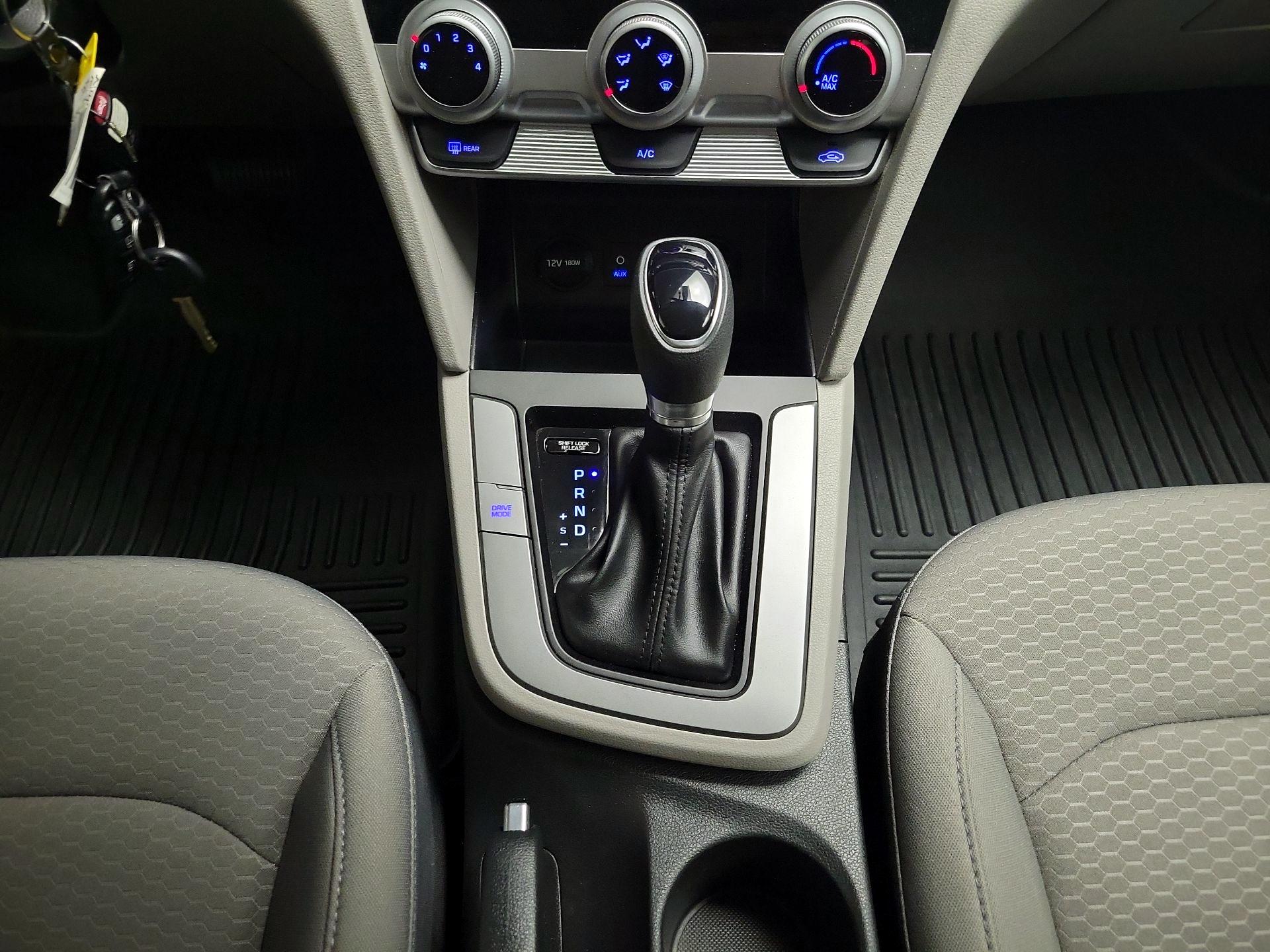 Thumbnail: 2019 Hyundai Elantra - 17