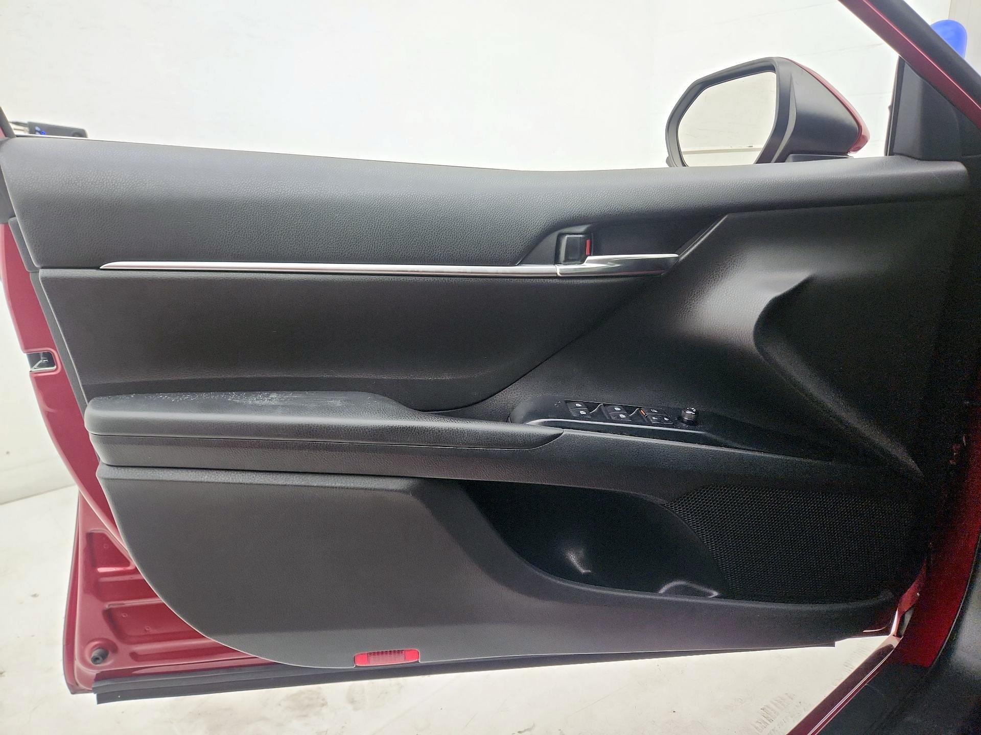 Thumbnail: 2020 Toyota Camry - 12