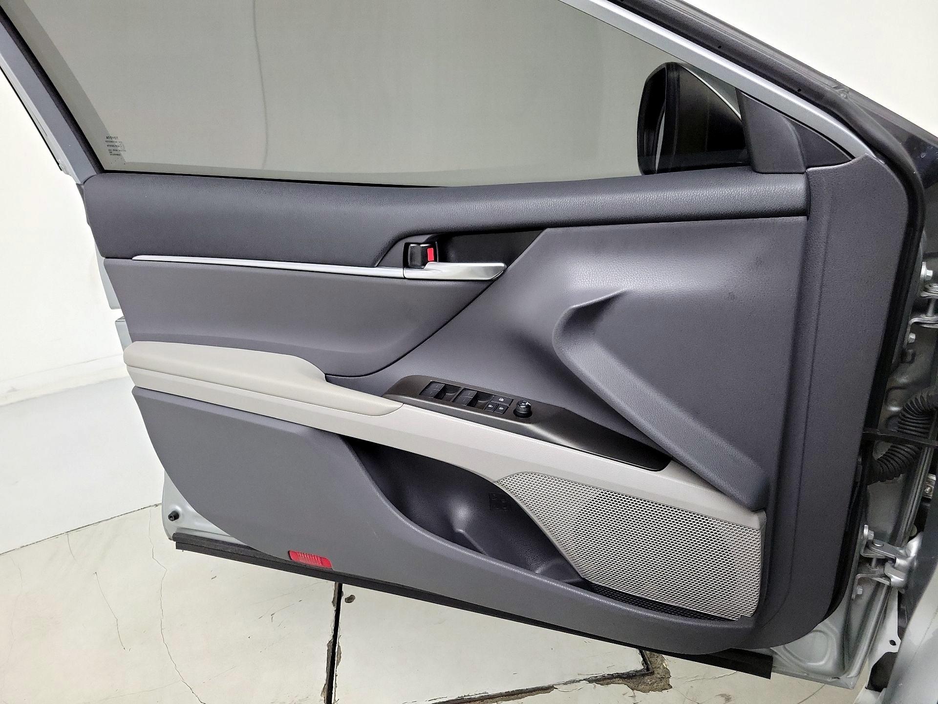 Thumbnail: 2023 Toyota Camry - 12