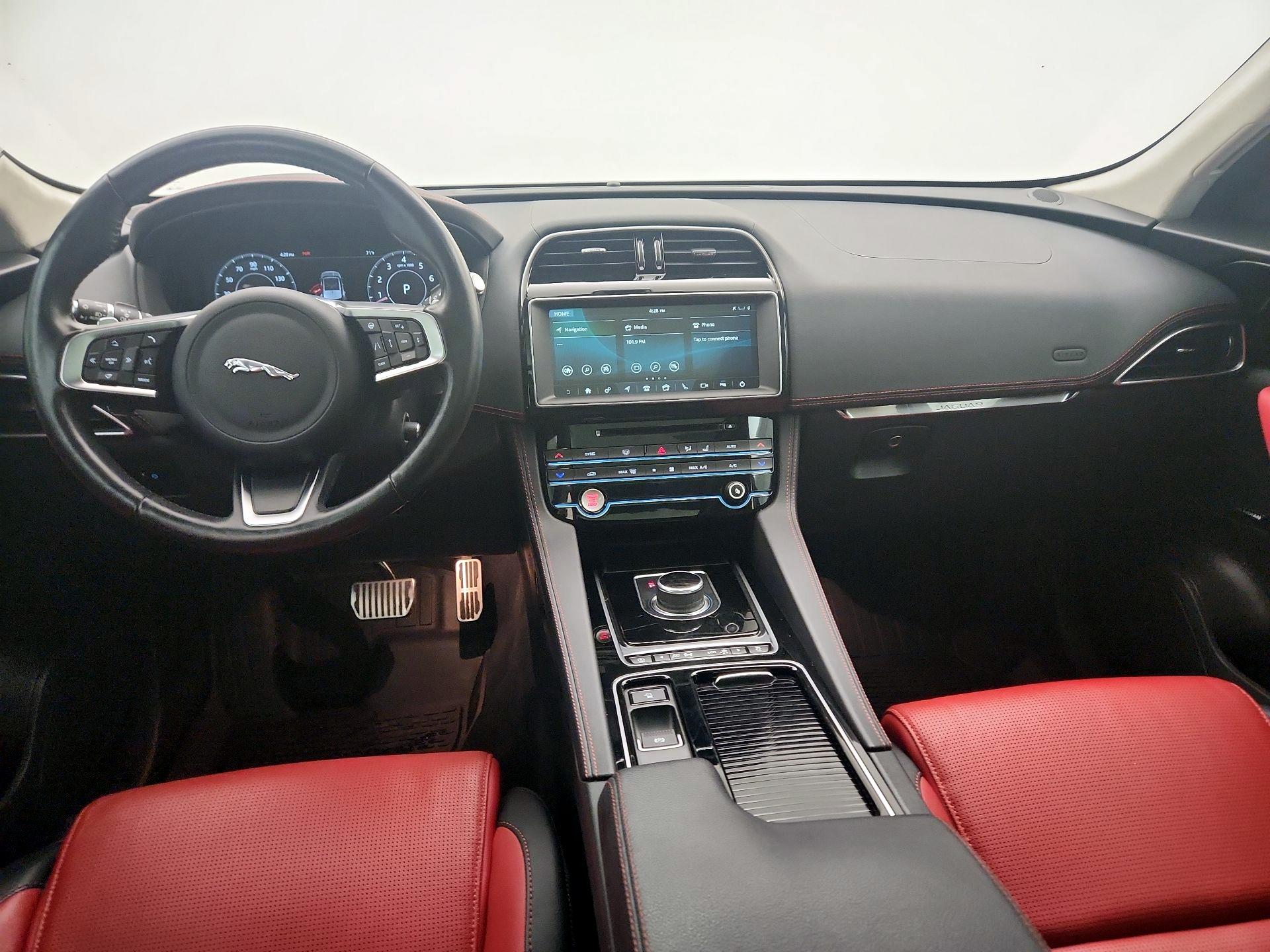 Thumbnail: 2020 Jaguar F-Pace - 9