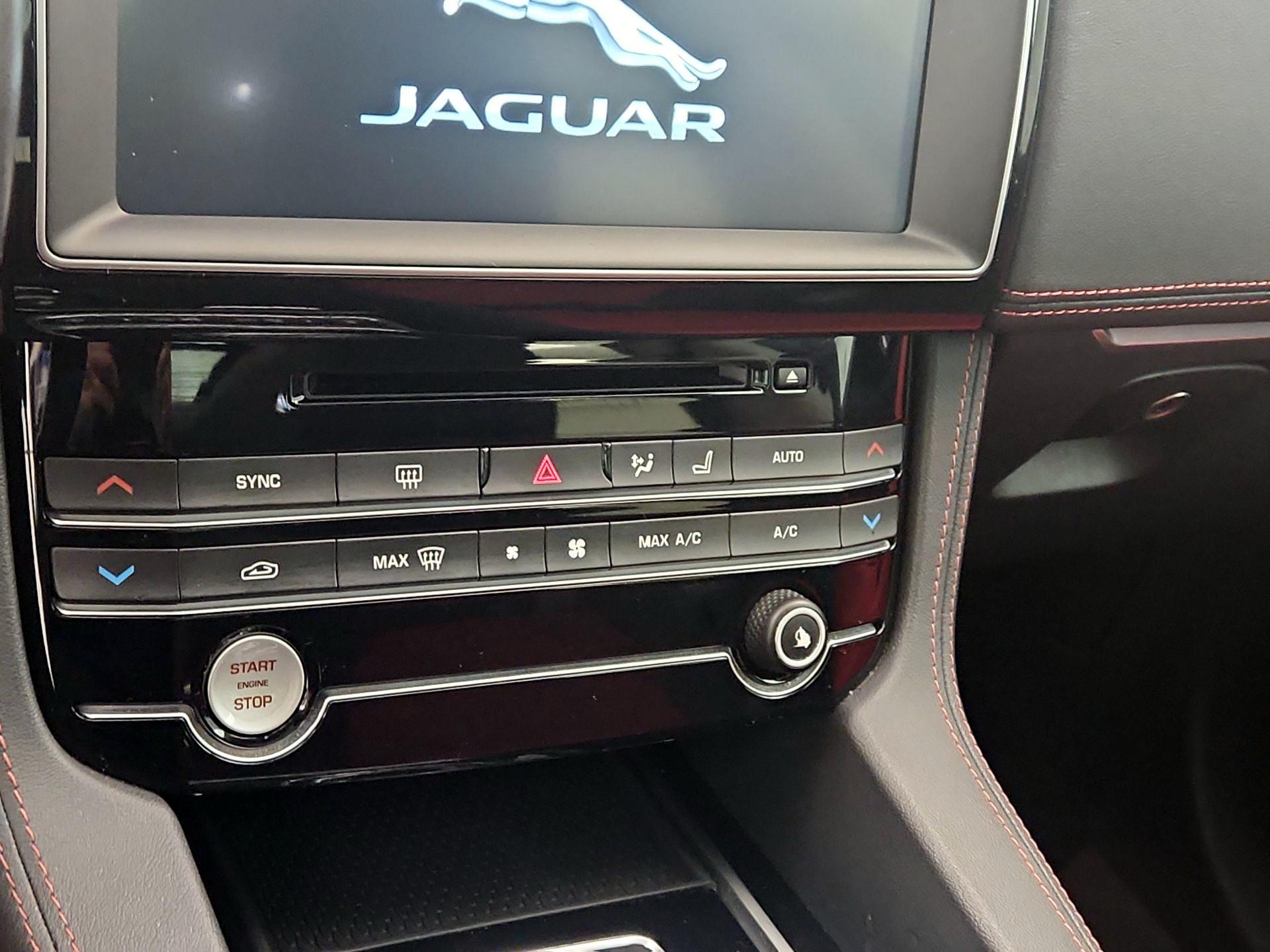 Thumbnail: 2020 Jaguar F-Pace - 16