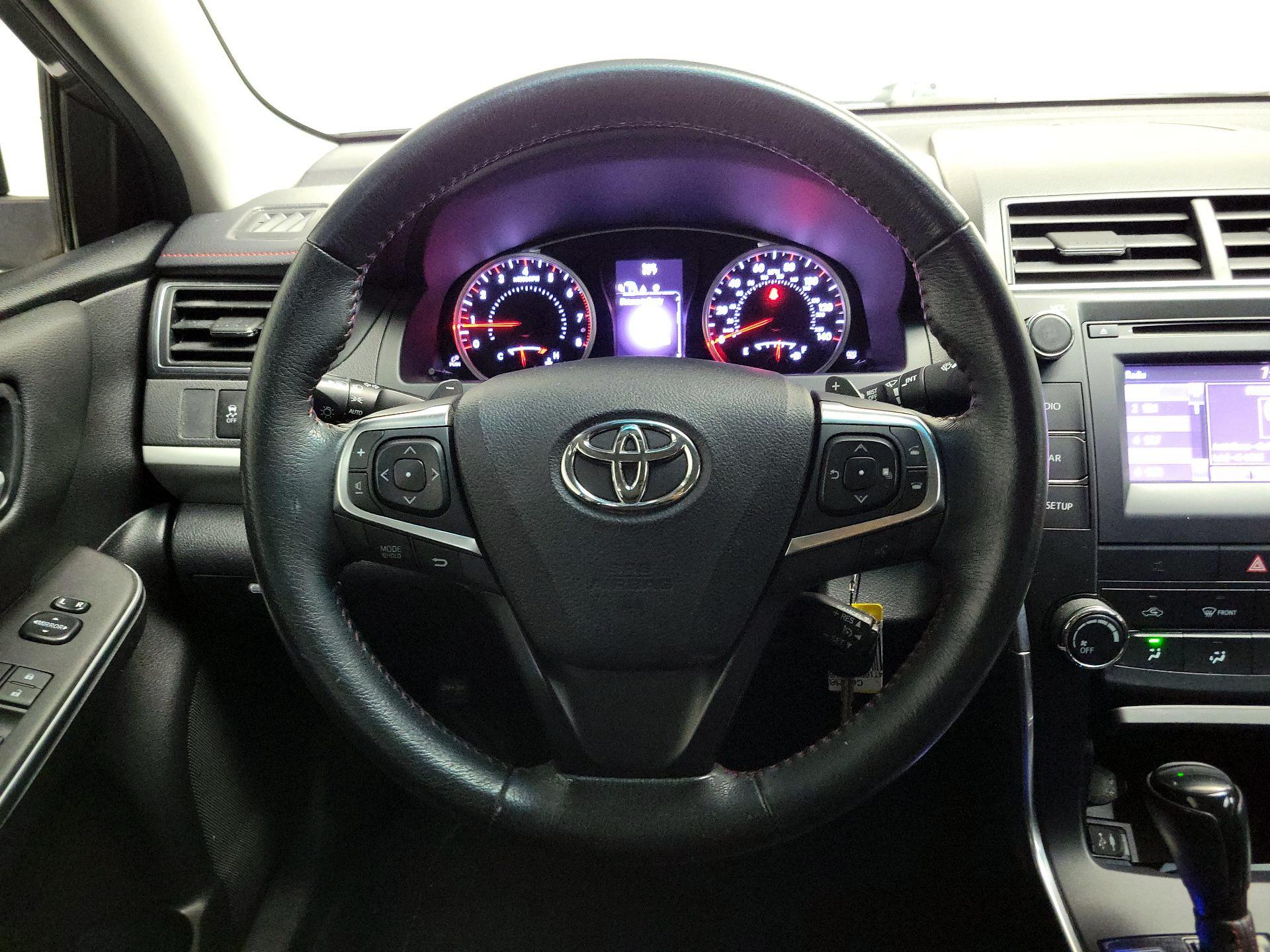 Thumbnail: 2017 Toyota Camry - 10