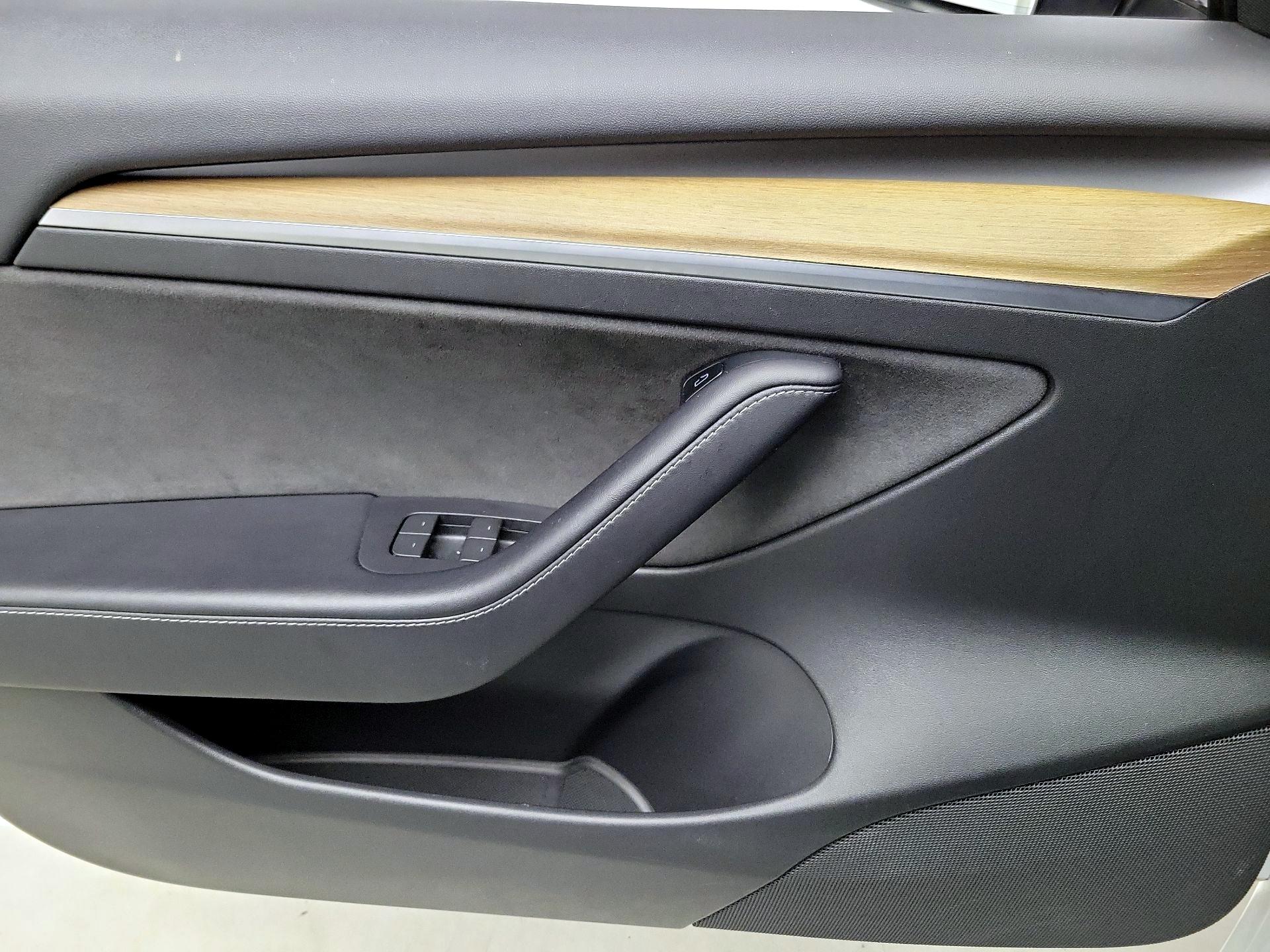 Thumbnail: 2022 Tesla Model 3 - 12