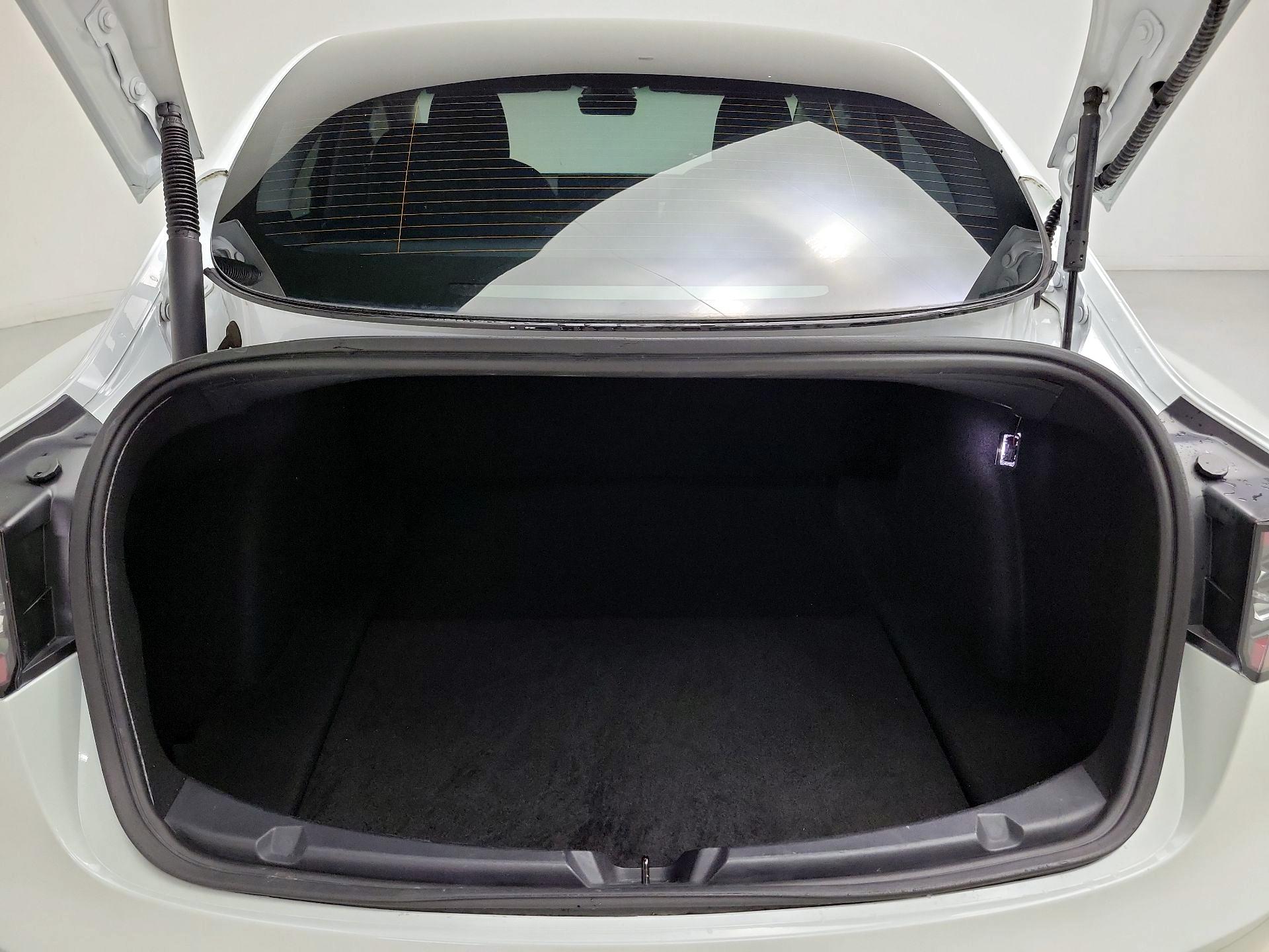 Thumbnail: 2022 Tesla Model 3 - 19