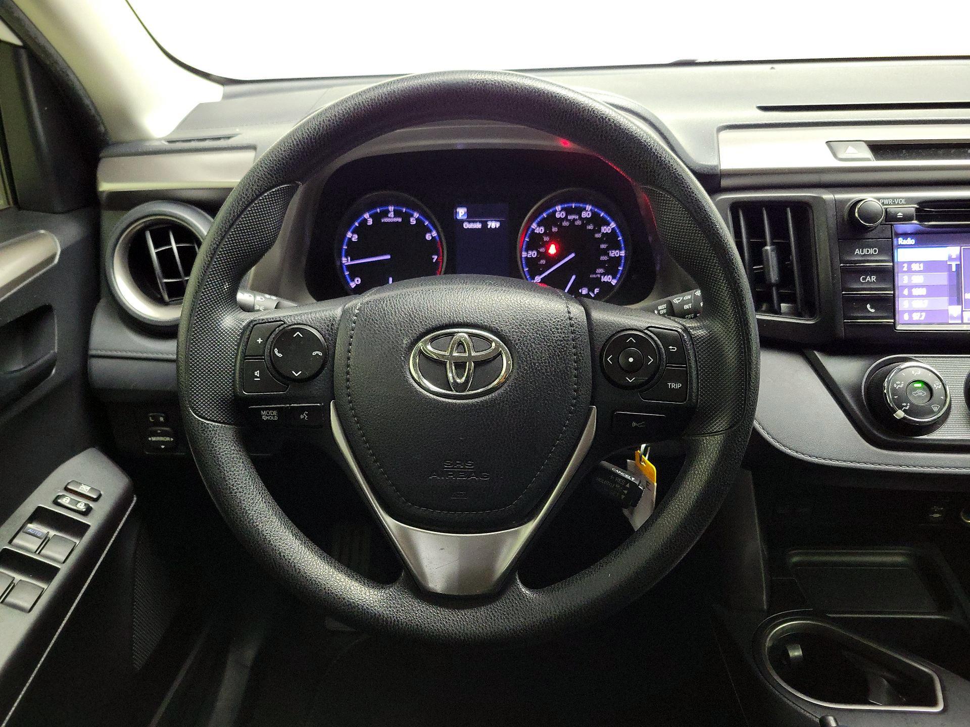 Thumbnail: 2018 Toyota RAV4 - 10