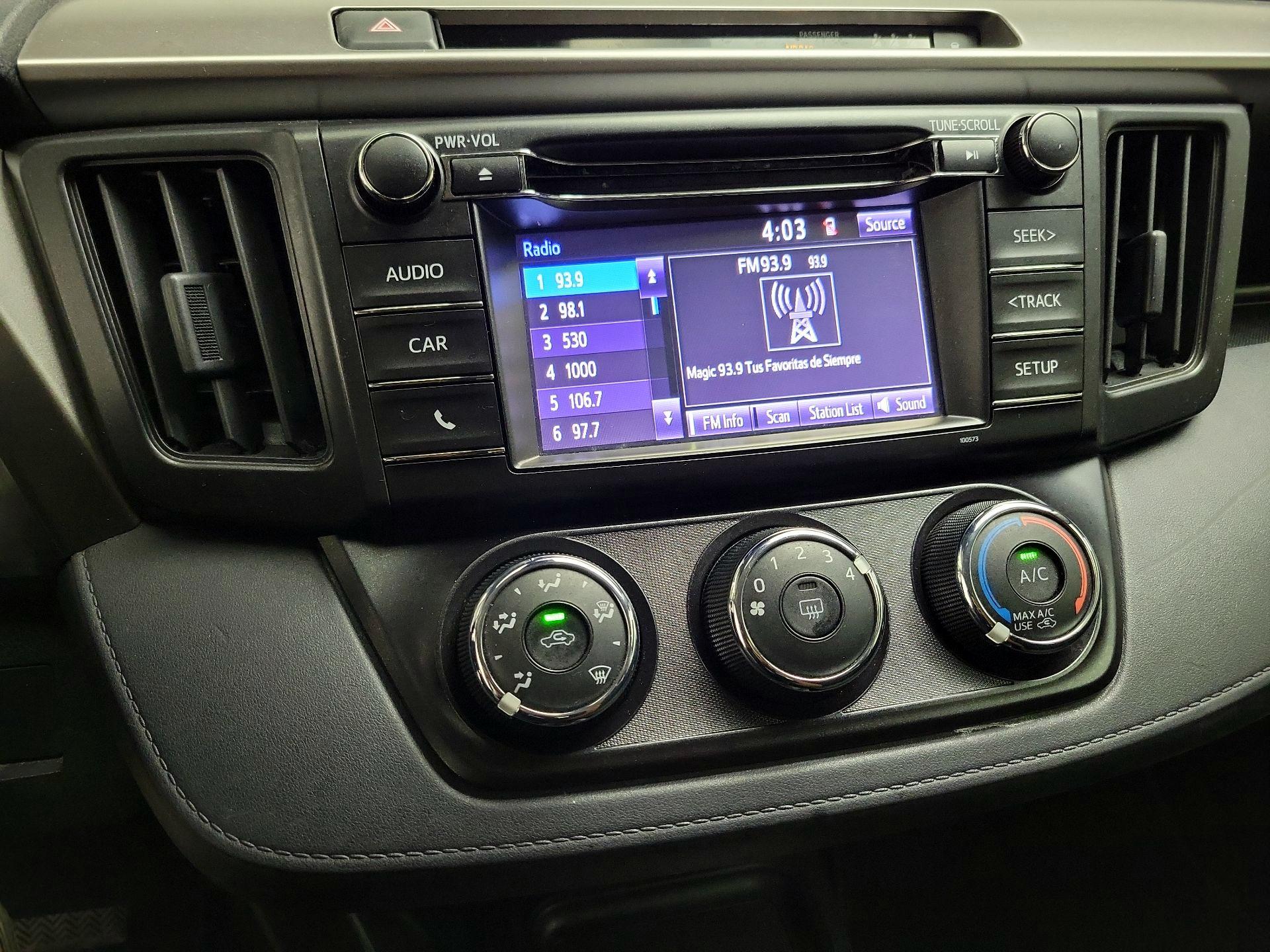 Thumbnail: 2018 Toyota RAV4 - 15