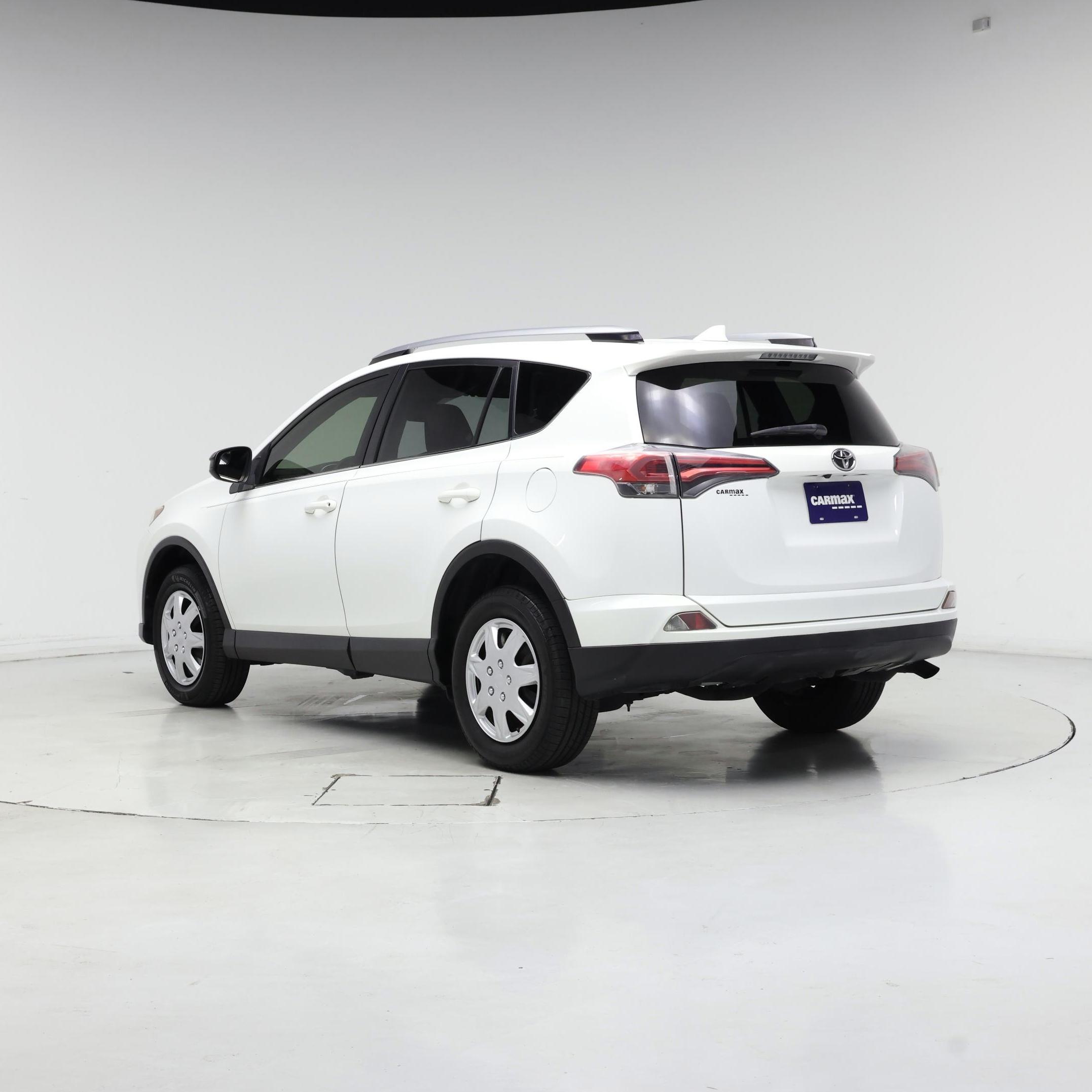 Thumbnail: 2018 Toyota RAV4 - 2