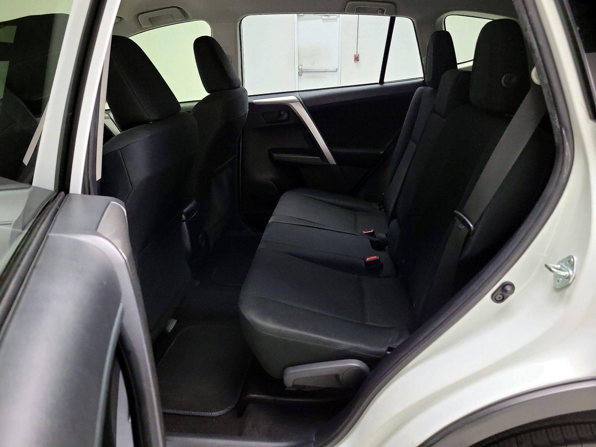 Thumbnail: 2018 Toyota RAV4 - 19