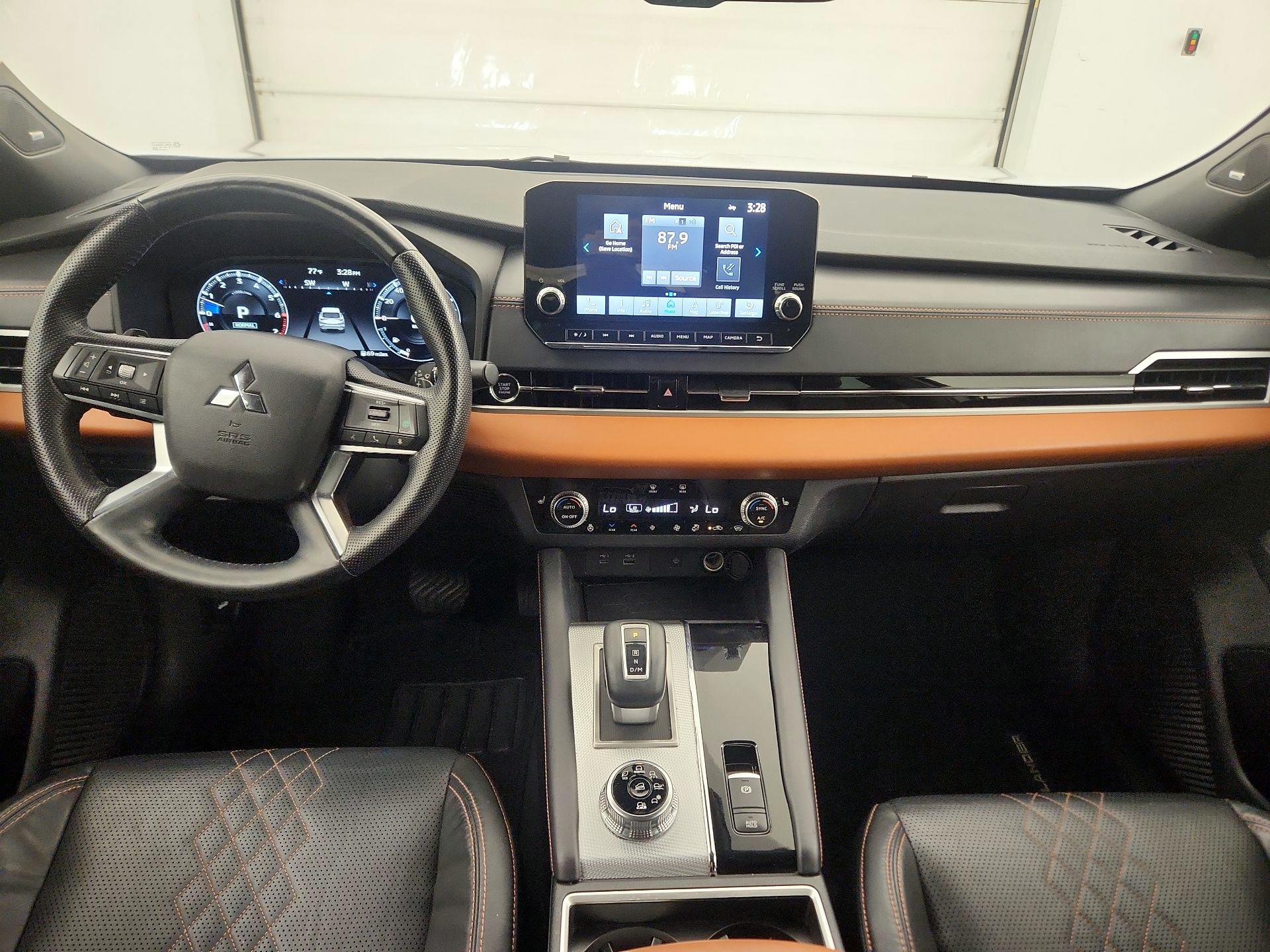 Thumbnail: 2022 Mitsubishi Outlander - 9