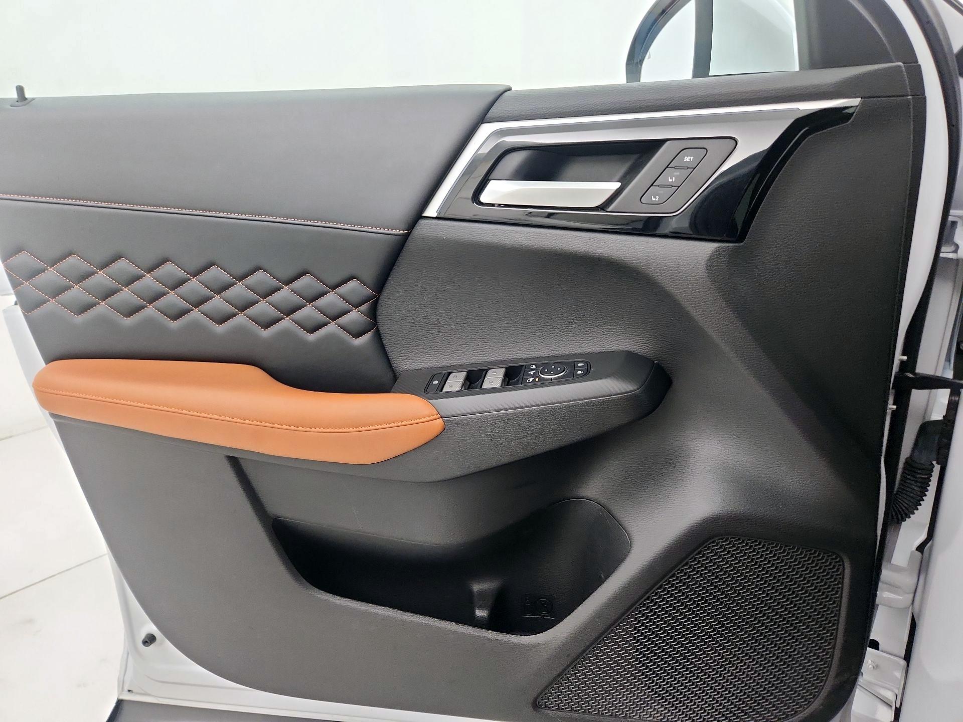 Thumbnail: 2022 Mitsubishi Outlander - 12