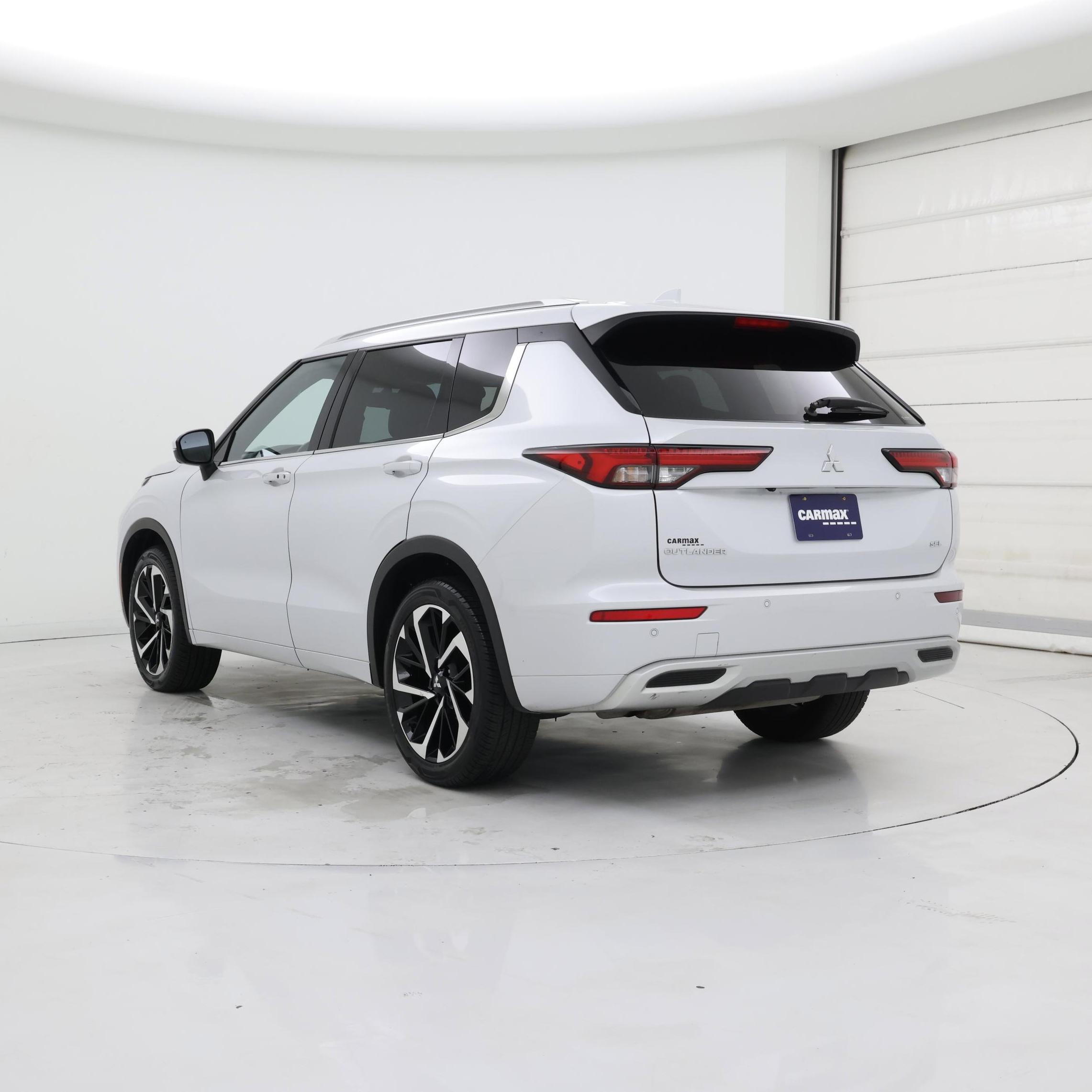 Thumbnail: 2022 Mitsubishi Outlander - 2