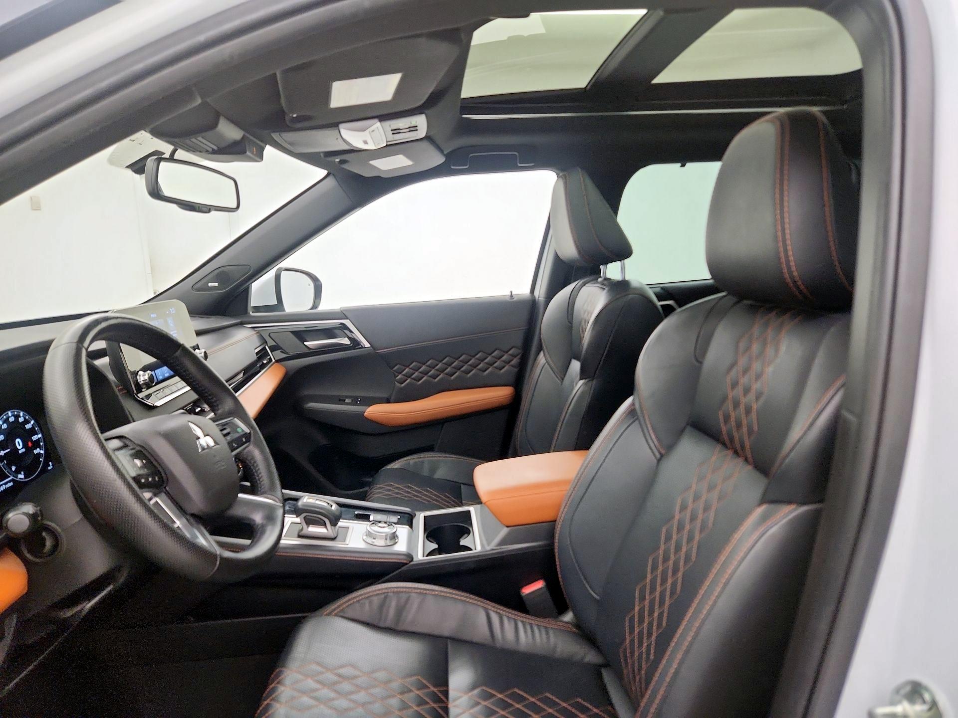 Thumbnail: 2022 Mitsubishi Outlander - 20