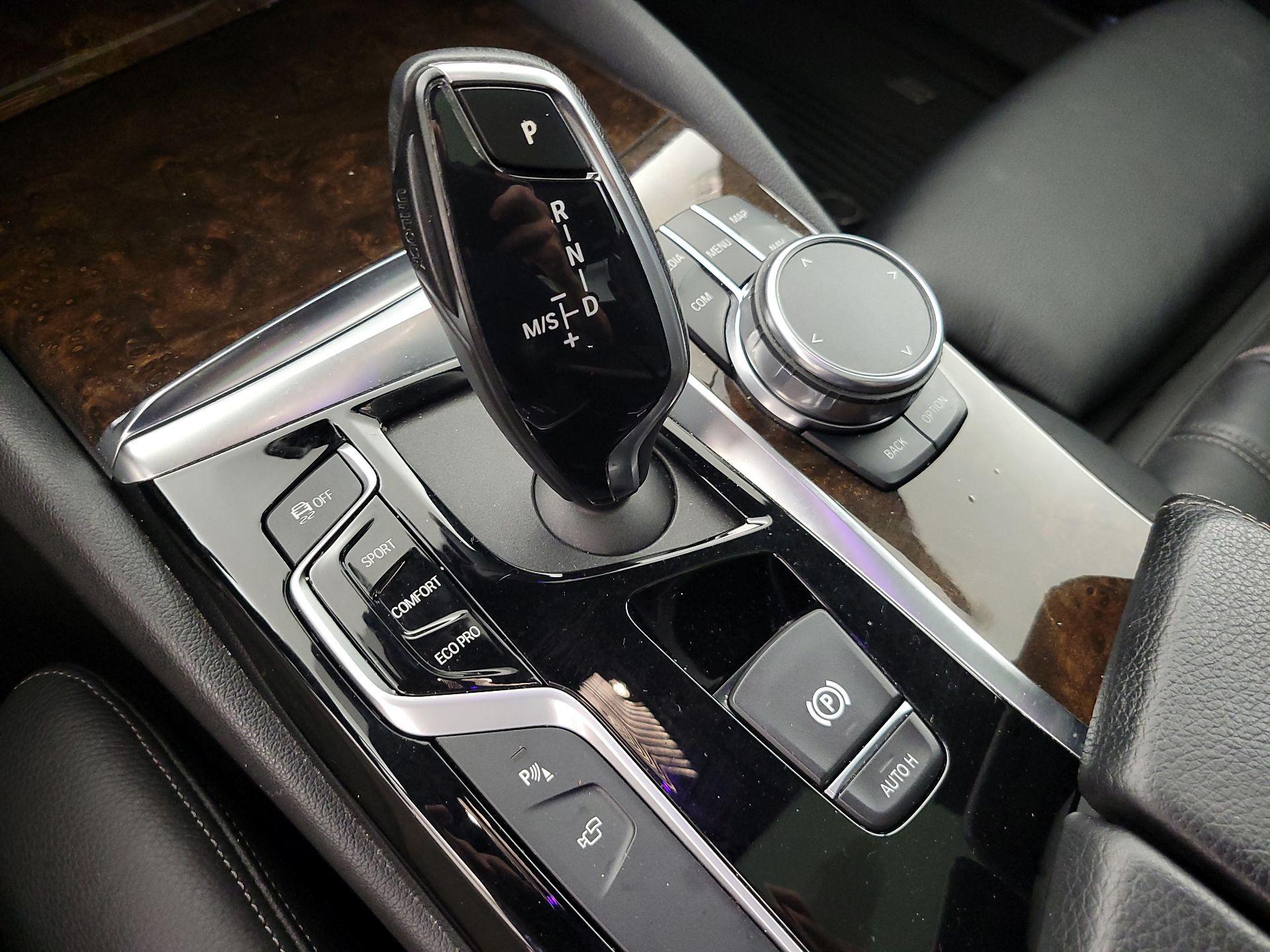 Thumbnail: 2019 BMW 5 Series - 18