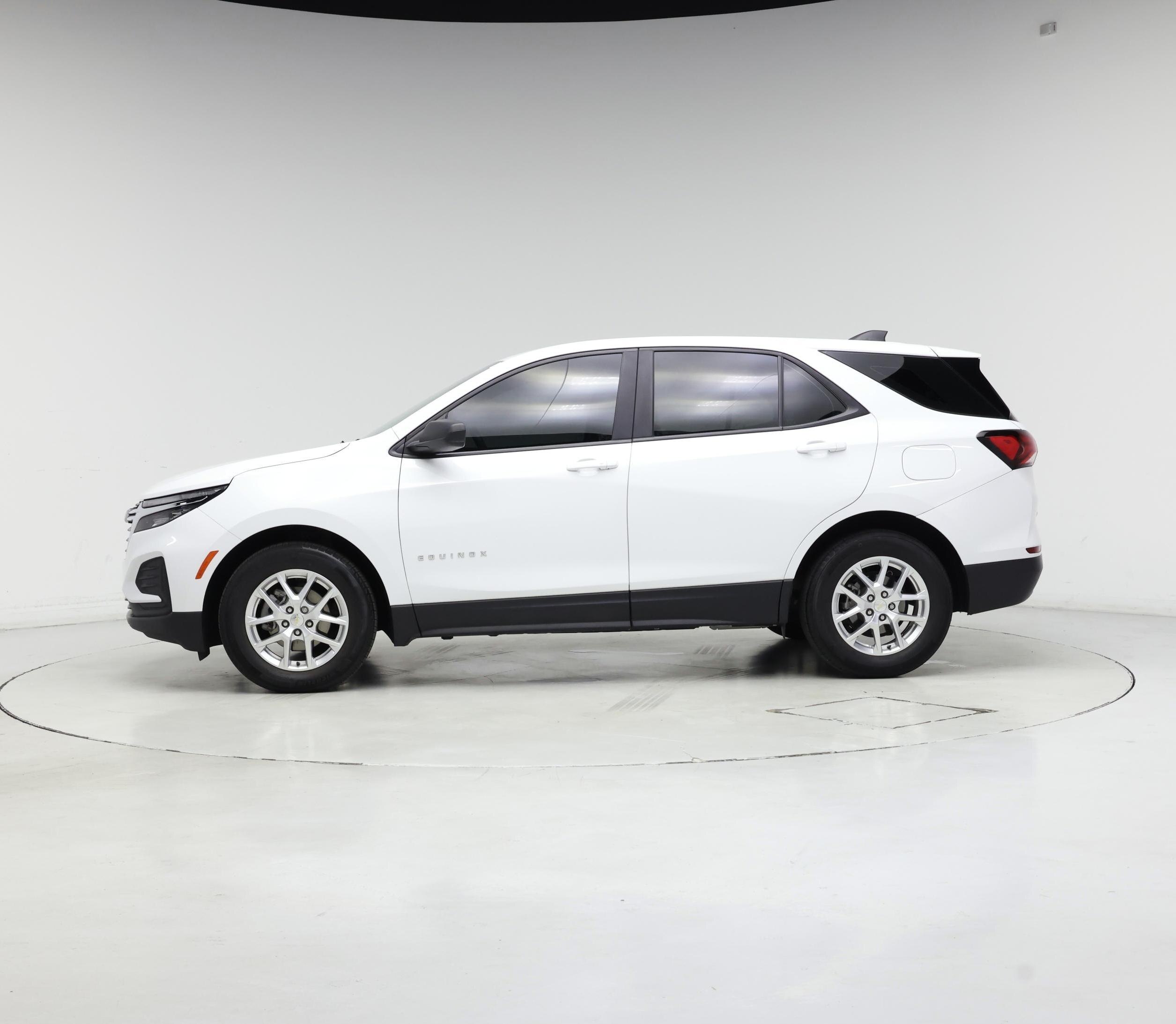 Thumbnail: 2022 Chevrolet Equinox - 3