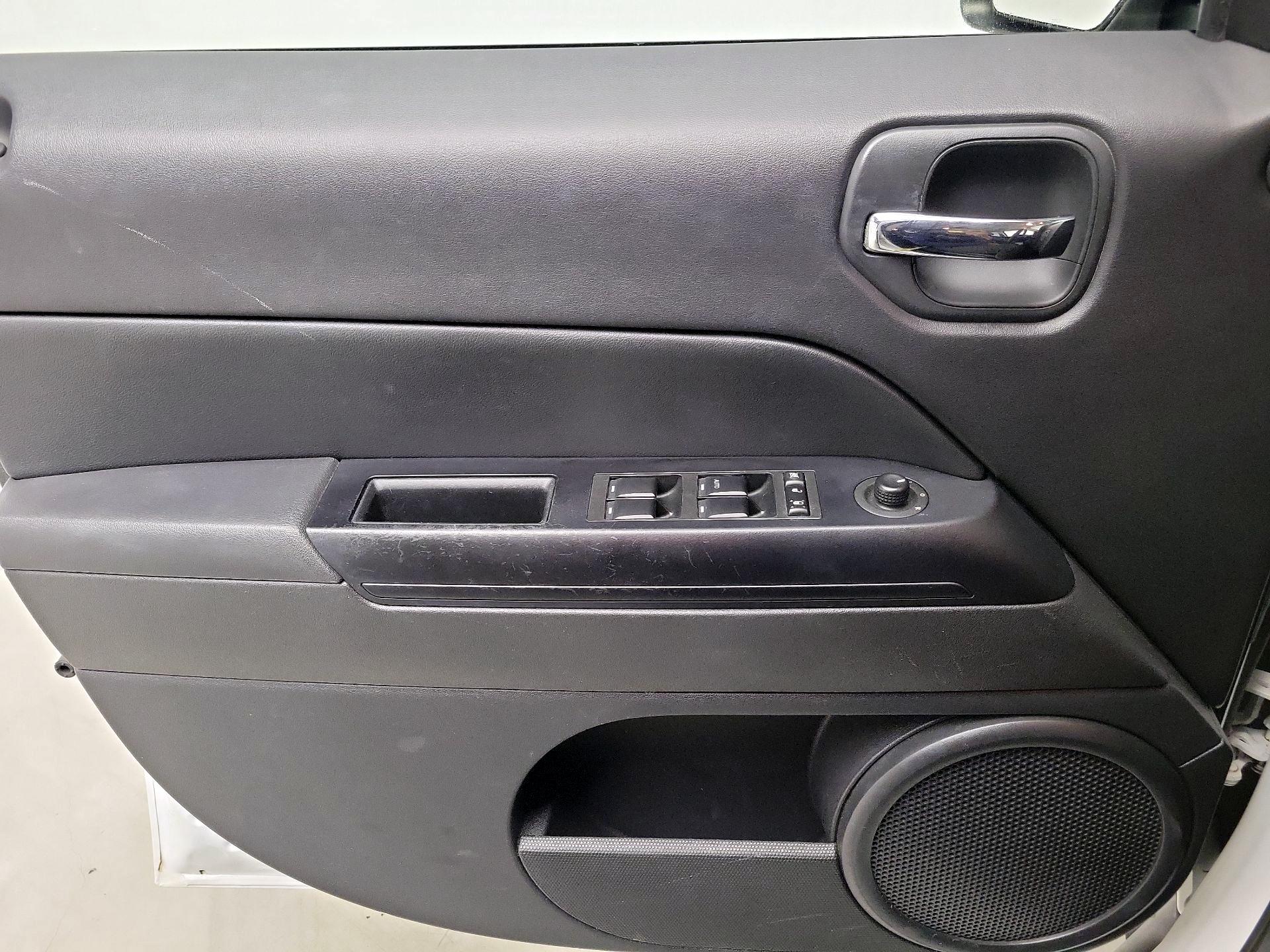 Thumbnail: 2016 Jeep Patriot - 12