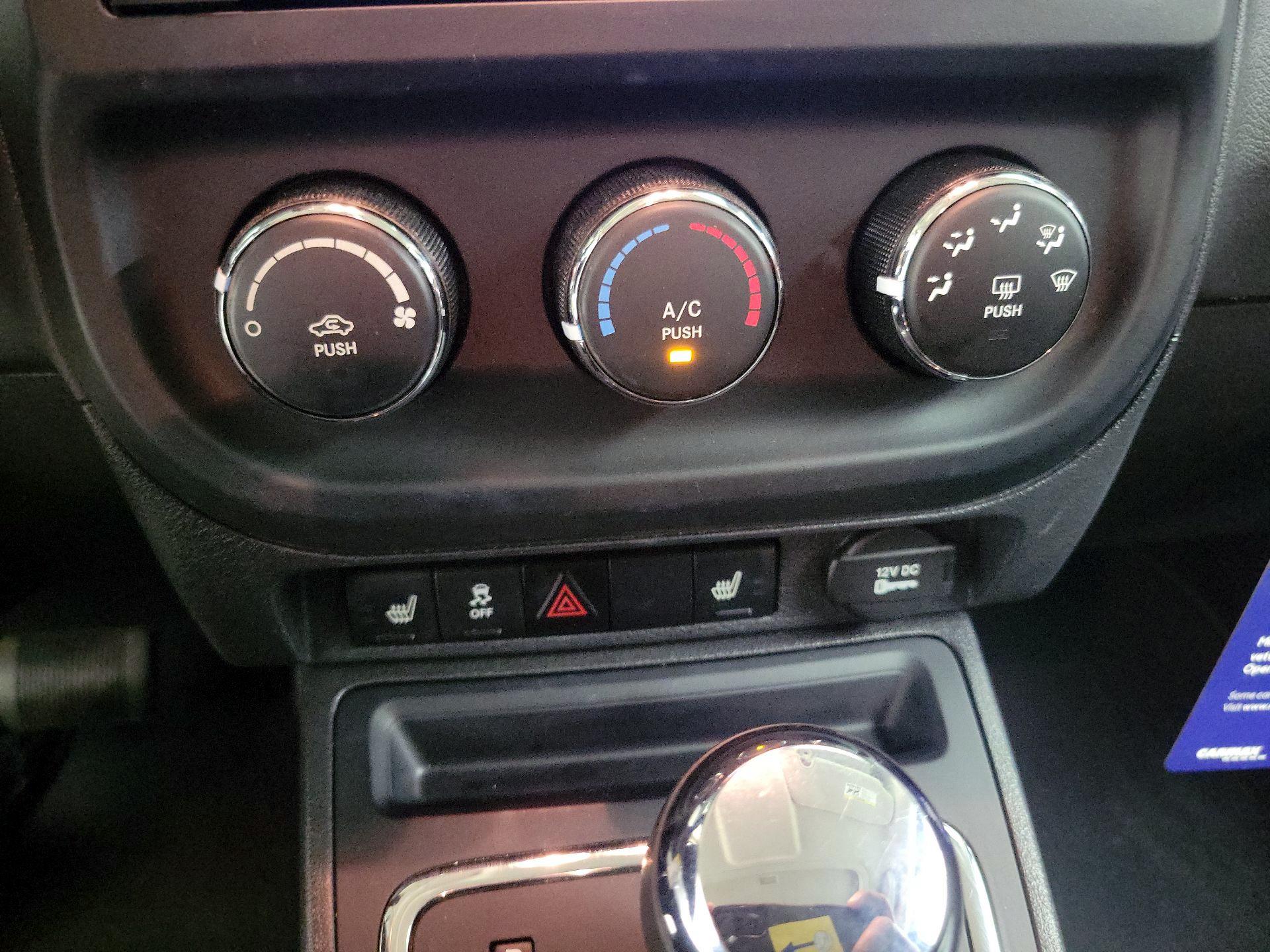 Thumbnail: 2016 Jeep Patriot - 15