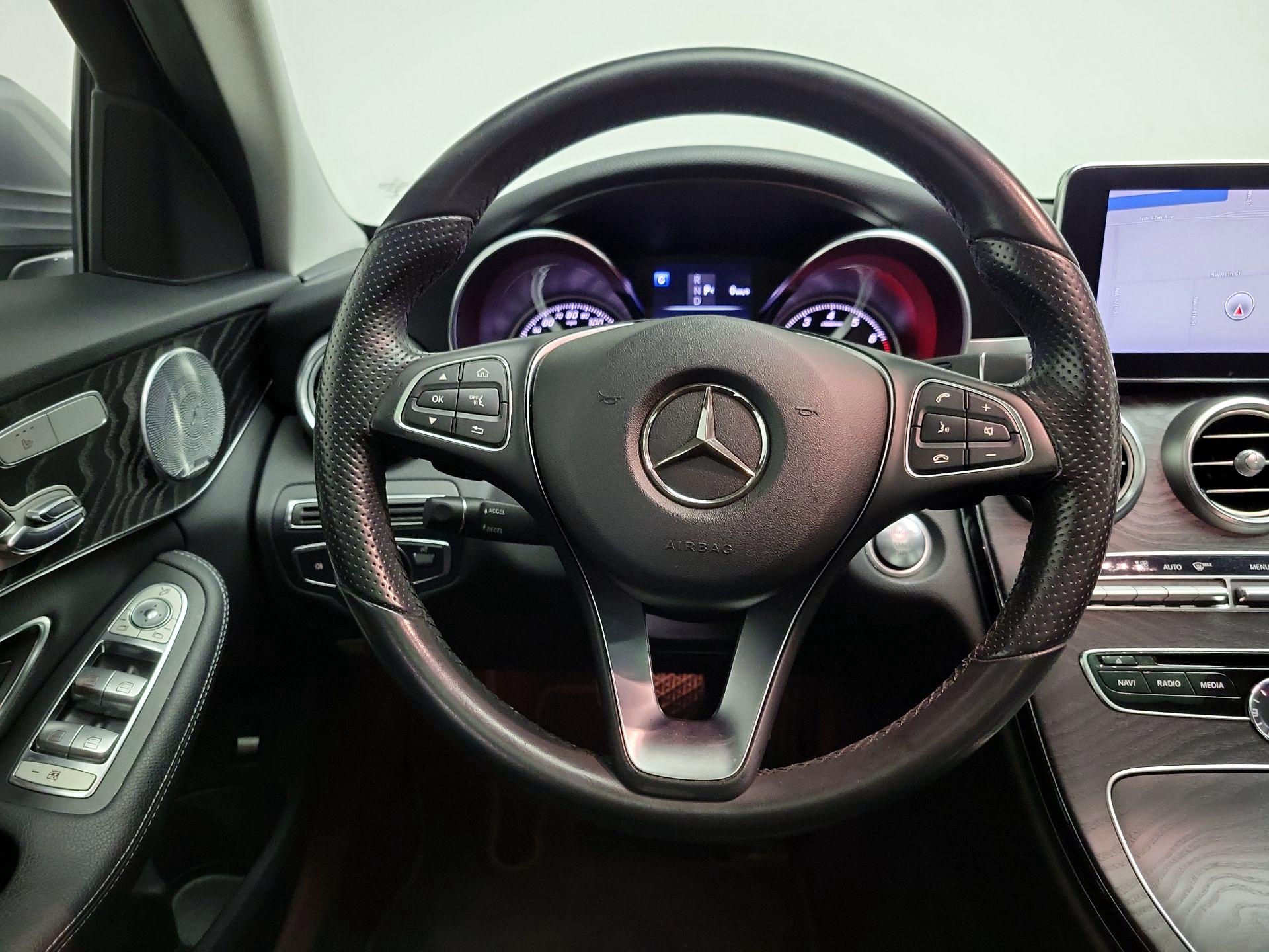 Thumbnail: 2016 Mercedes-Benz C-Class - 10