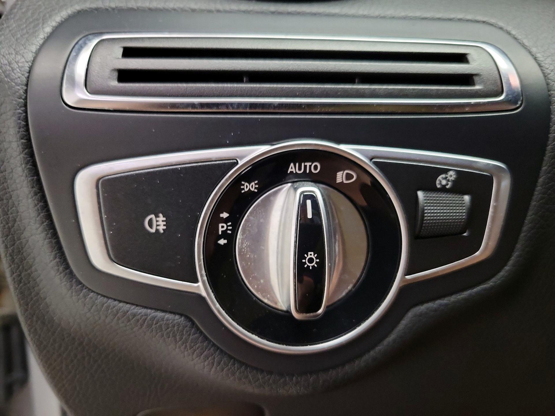 Thumbnail: 2016 Mercedes-Benz C-Class - 13