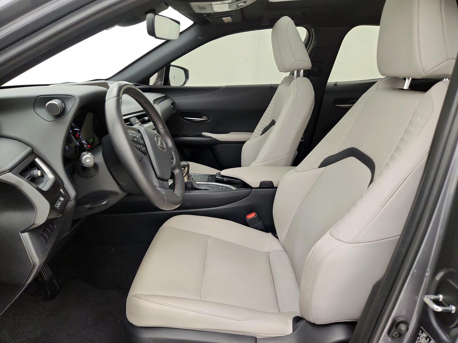 Thumbnail: 2021 Lexus UX - 11
