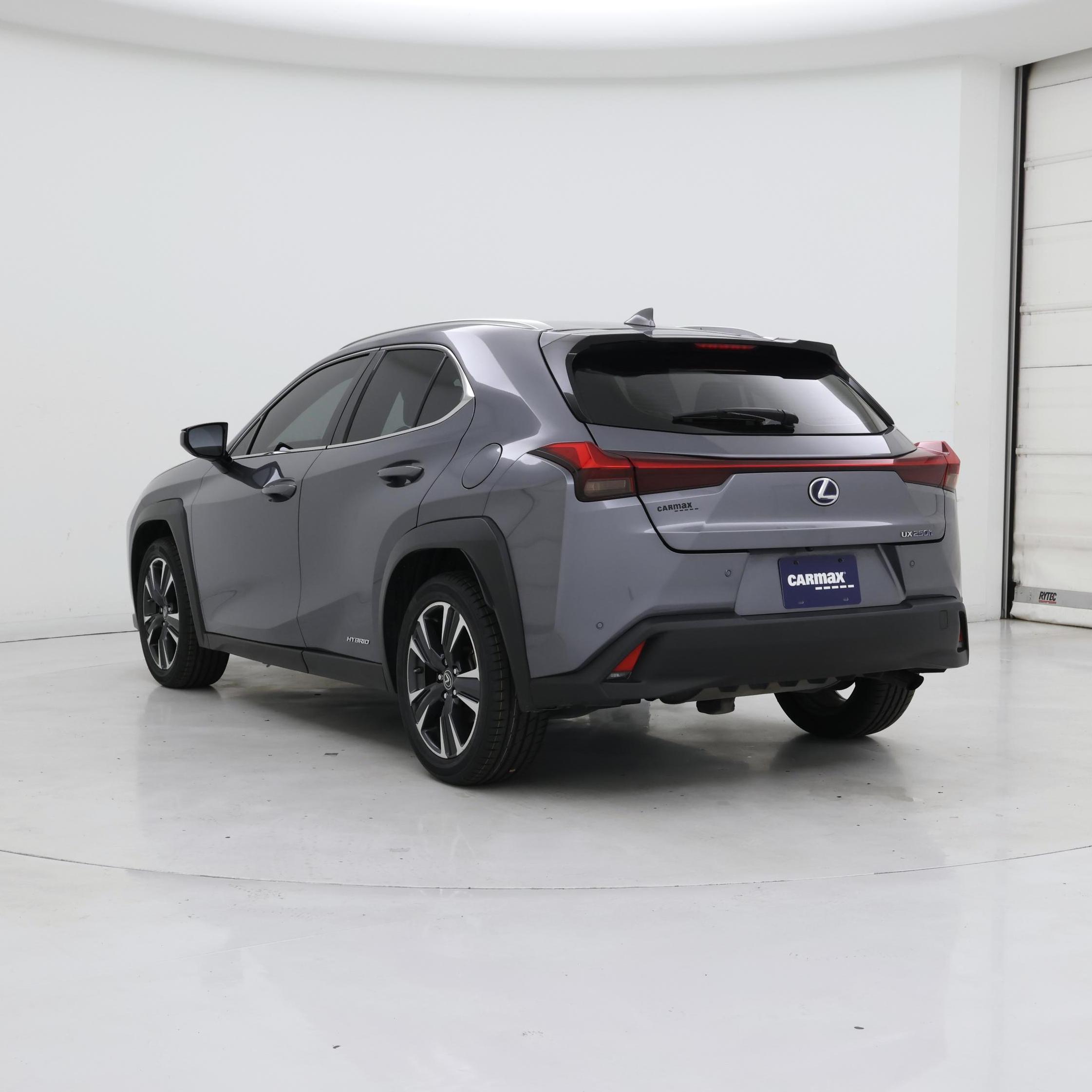 Thumbnail: 2021 Lexus UX - 2