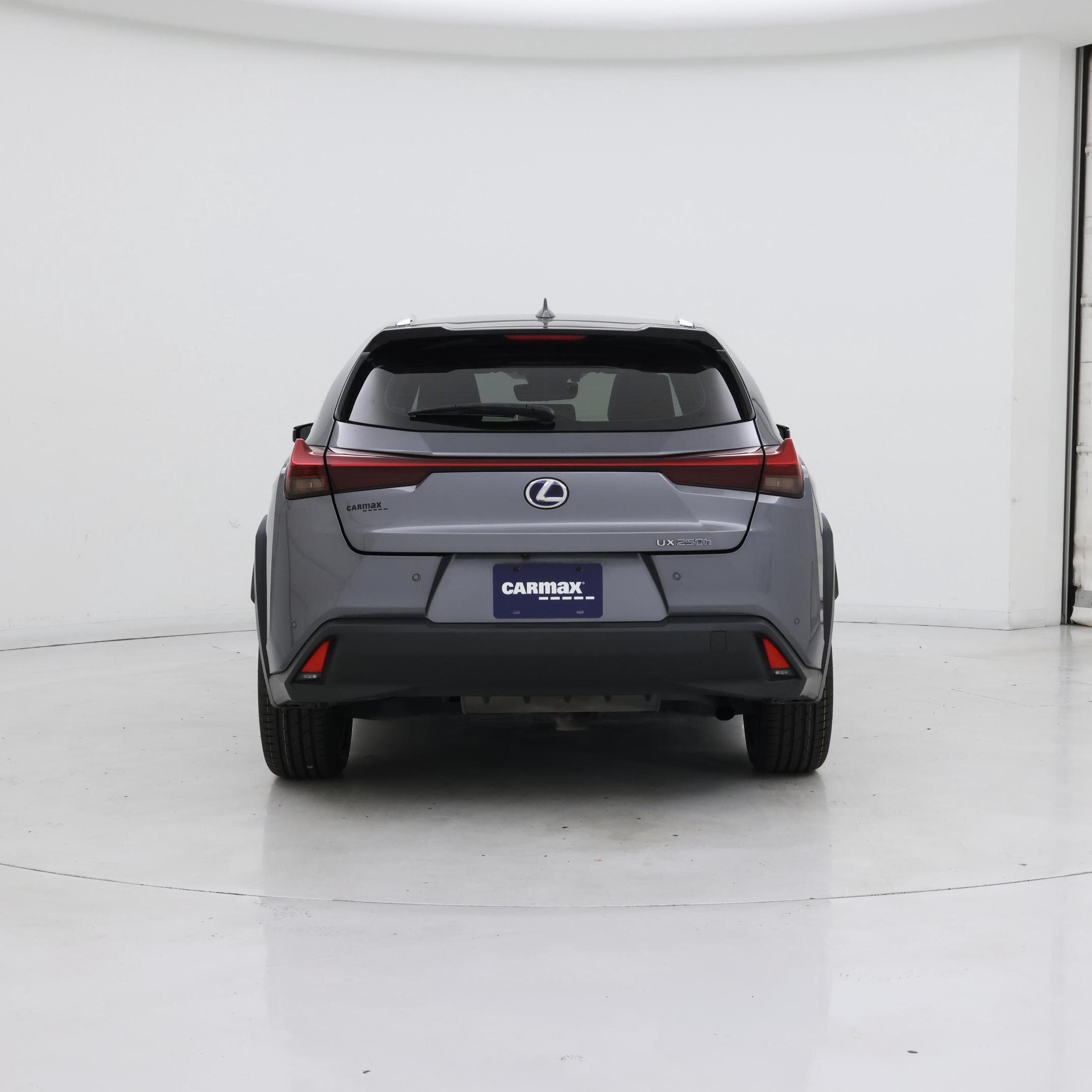 Thumbnail: 2021 Lexus UX - 6