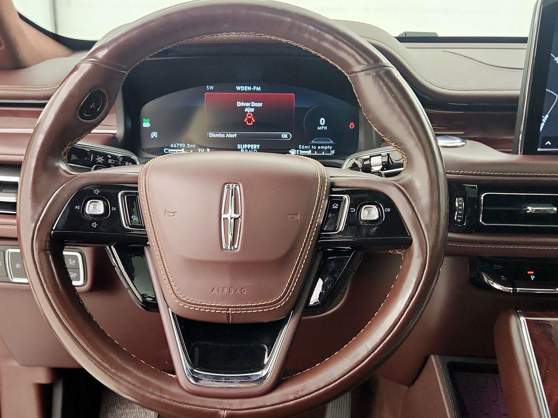 Thumbnail: 2020 Lincoln Aviator - 10