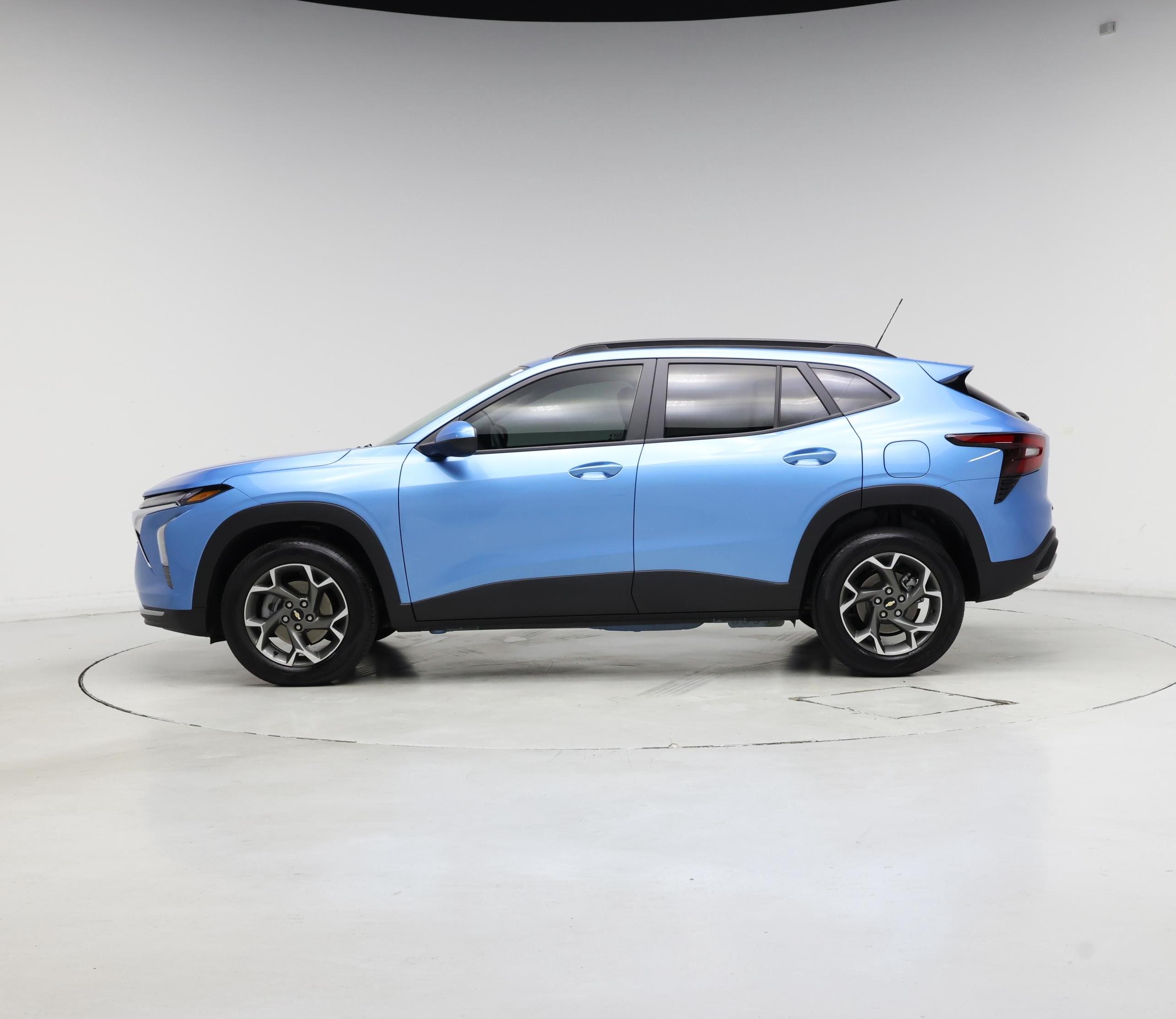 Thumbnail: 2025 Chevrolet Trax - 3