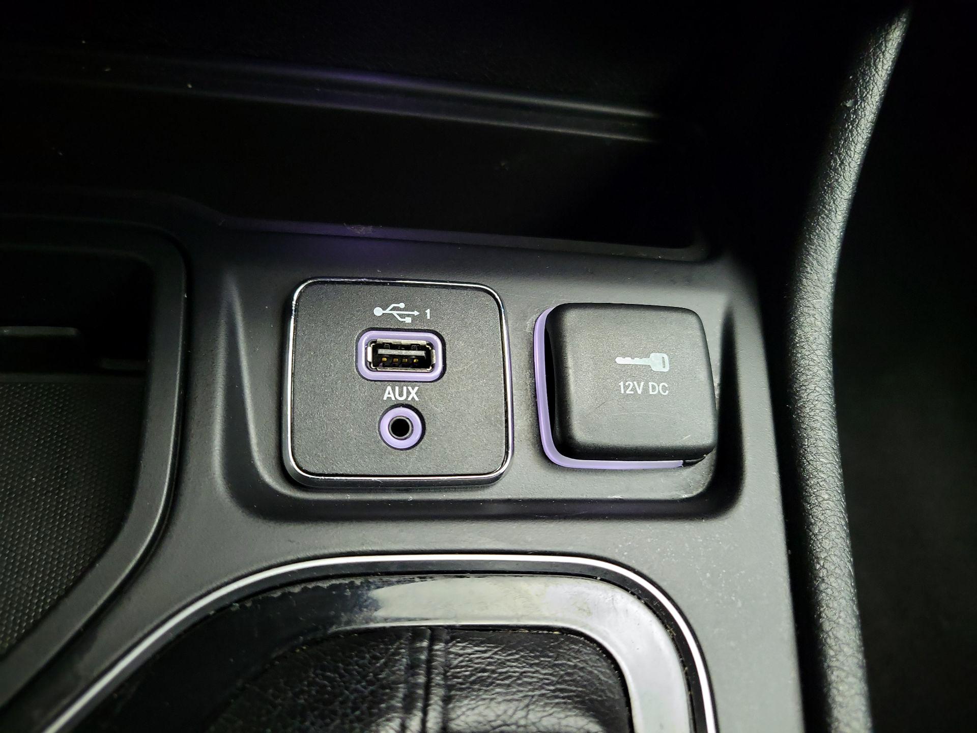 Thumbnail: 2019 Jeep Cherokee - 19