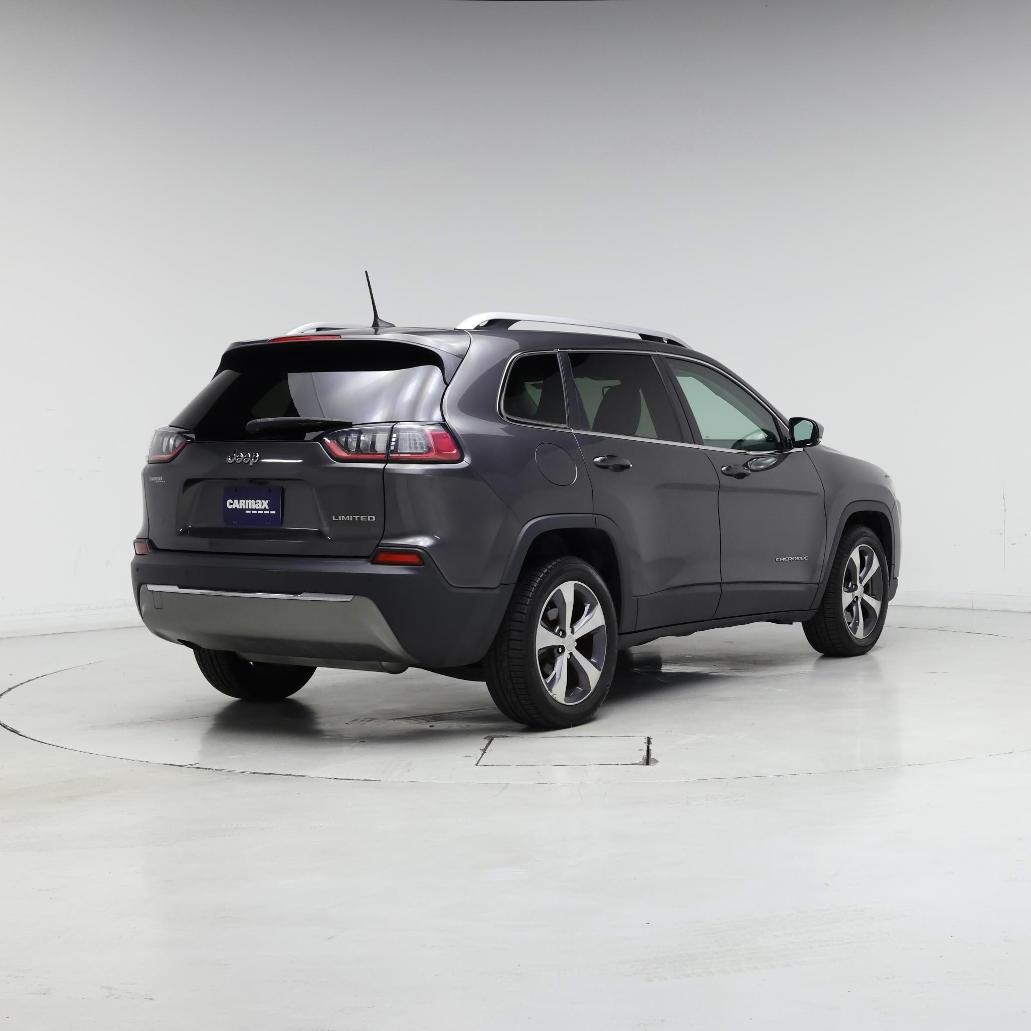 Thumbnail: 2019 Jeep Cherokee - 8