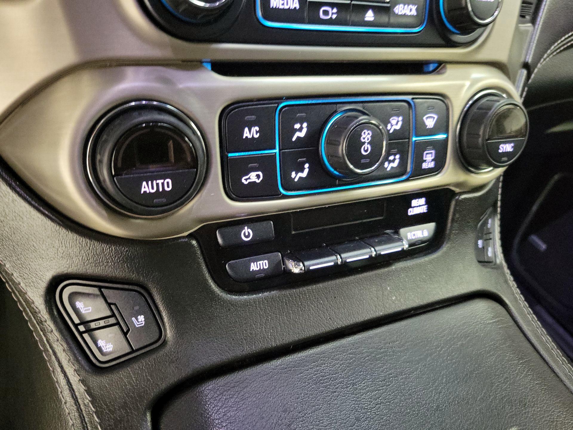 Thumbnail: 2019 GMC Yukon XL - 17