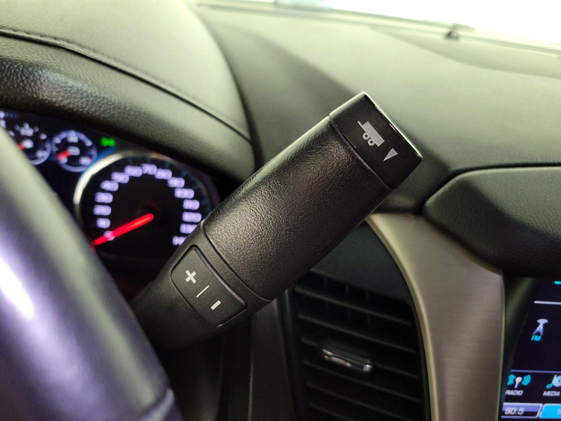 Thumbnail: 2019 GMC Yukon XL - 18