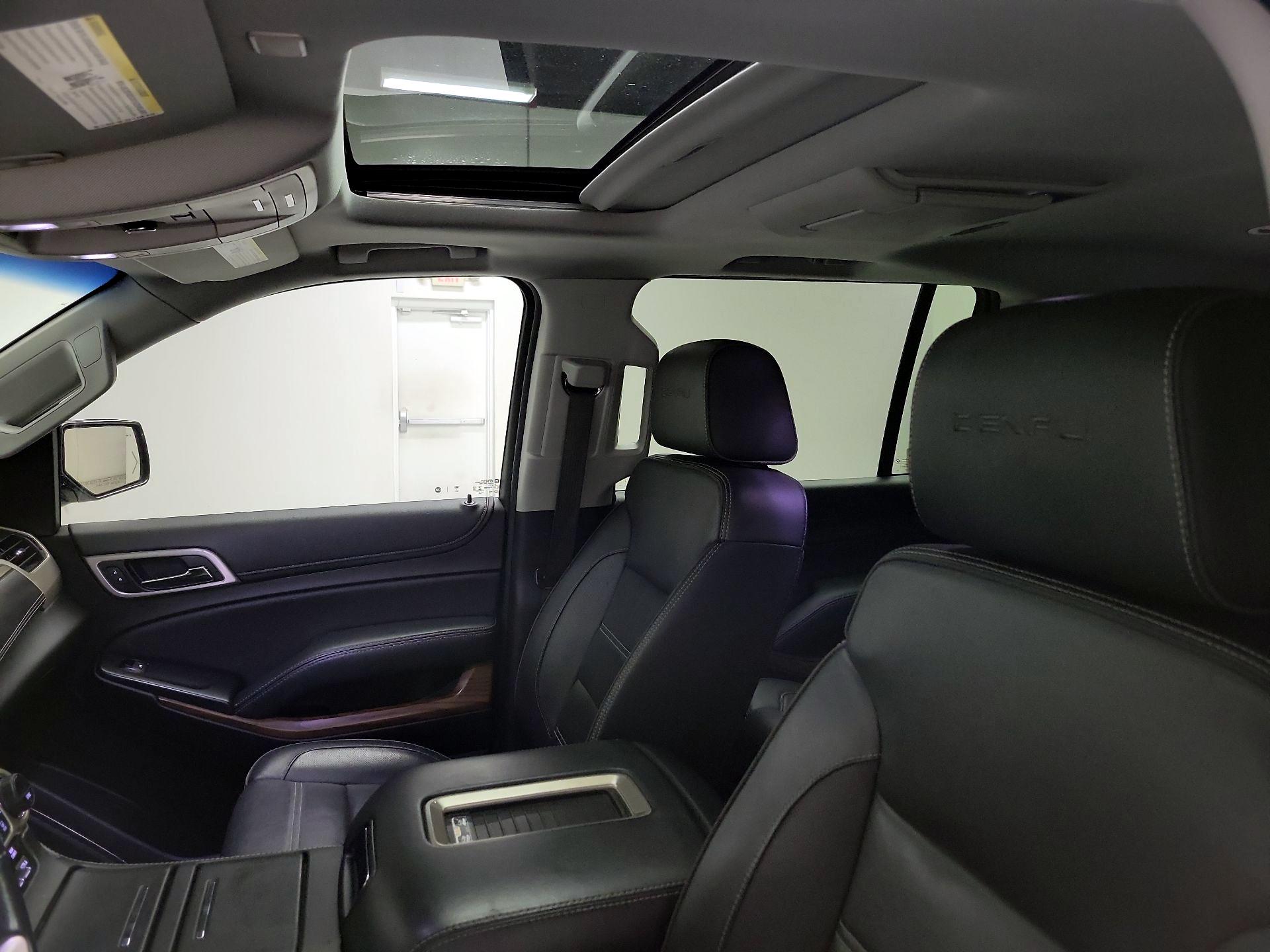 Thumbnail: 2019 GMC Yukon XL - 20