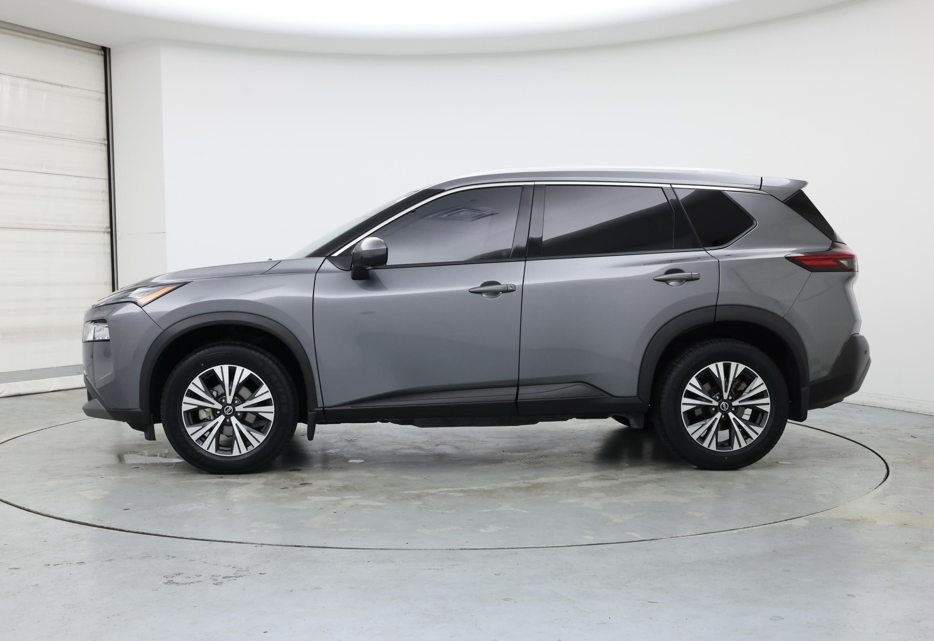 Thumbnail: 2021 Nissan Rogue - 3