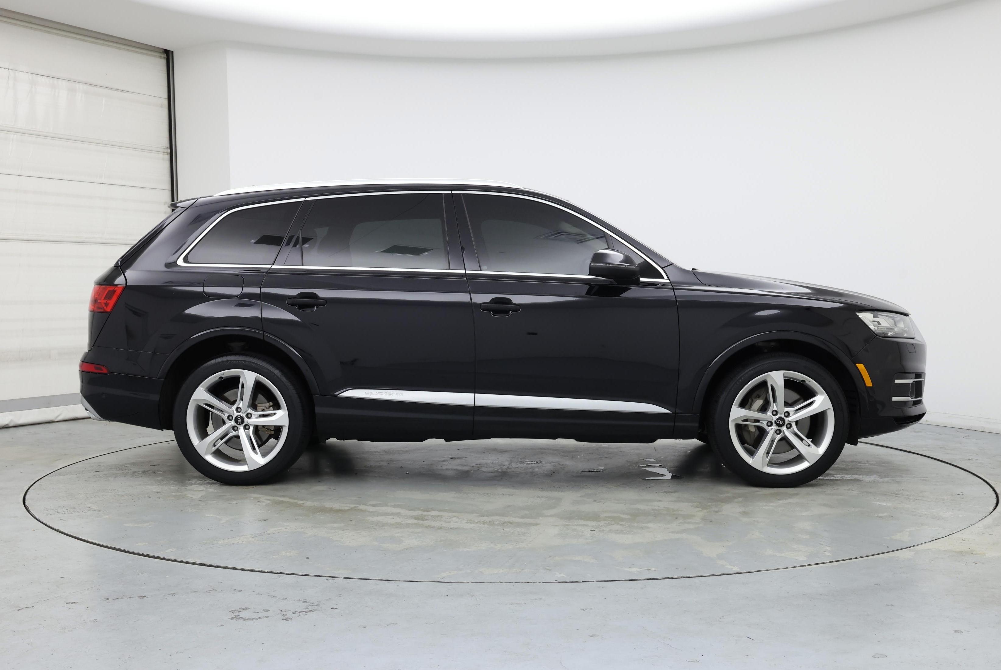 Thumbnail: 2019 Audi Q7 - 7