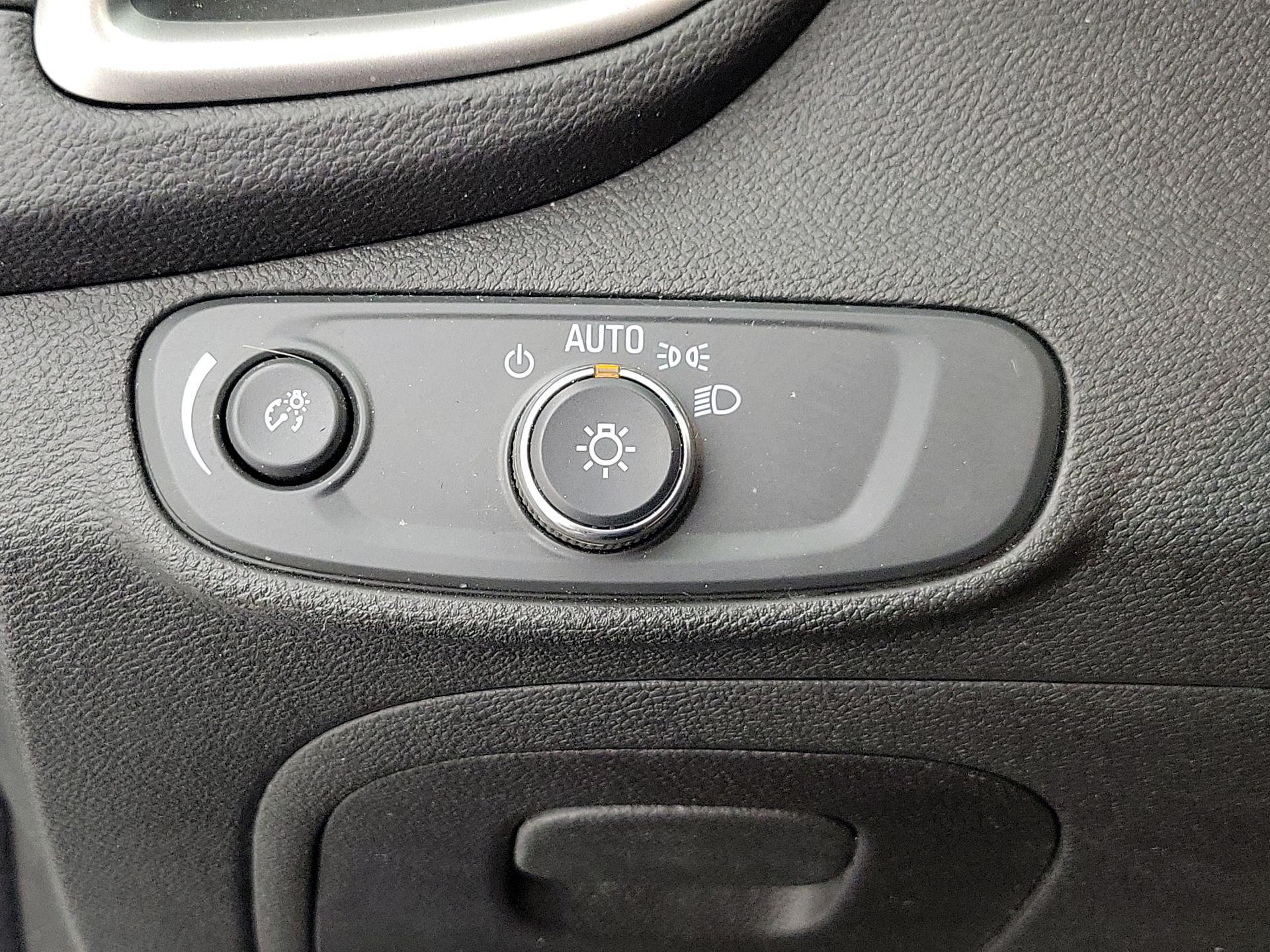 Thumbnail: 2020 Chevrolet Trax - 13