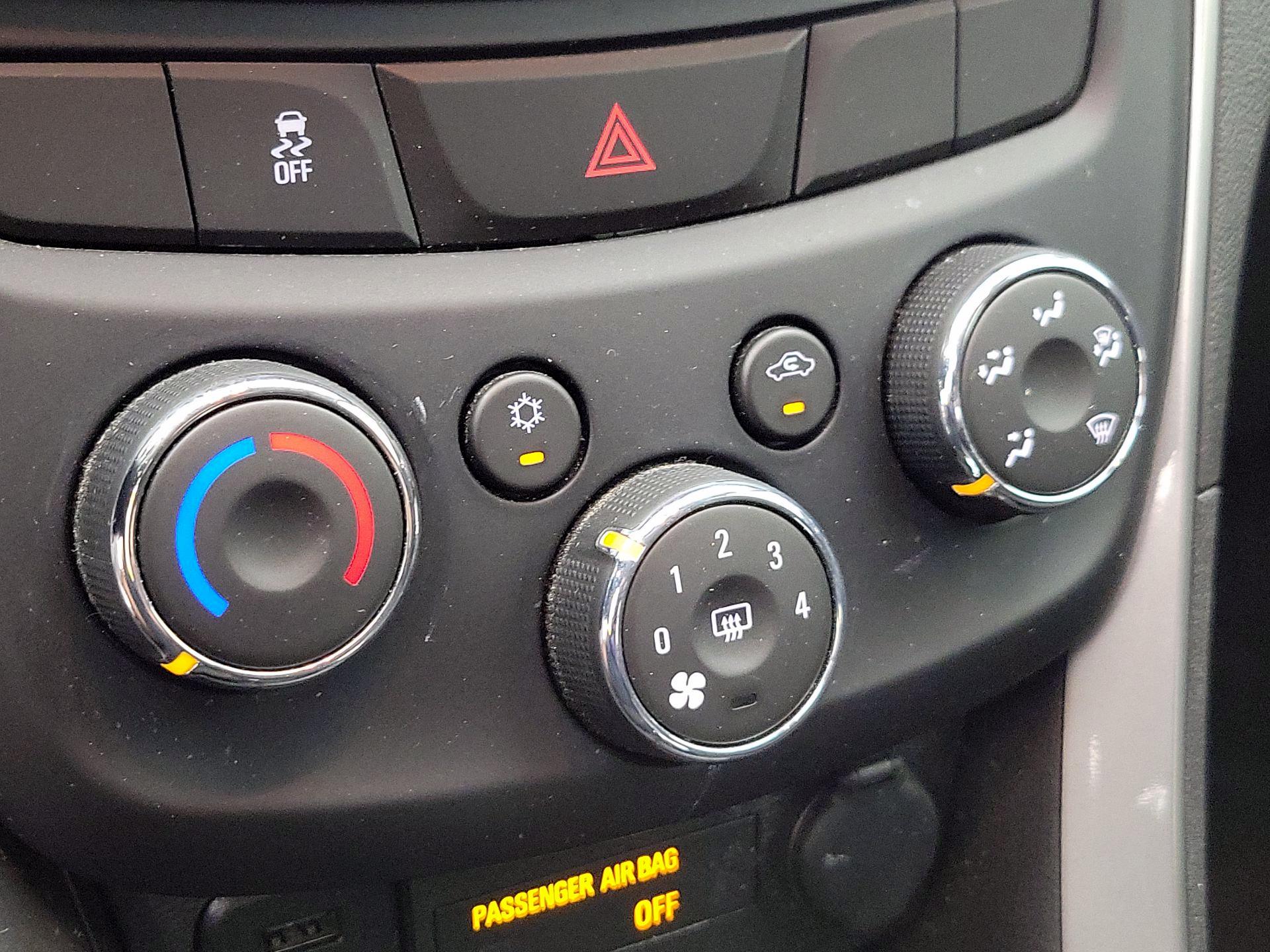 Thumbnail: 2020 Chevrolet Trax - 16