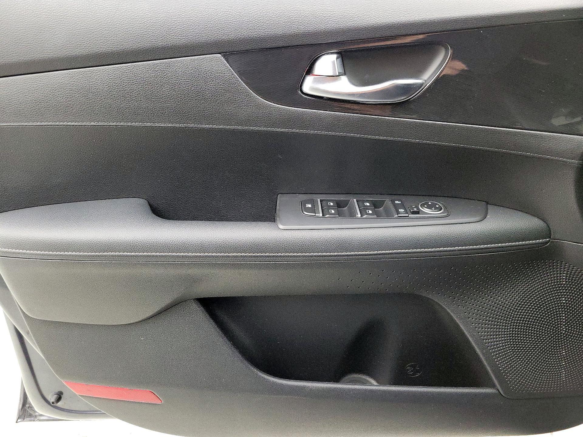Thumbnail: 2023 Kia Forte - 12