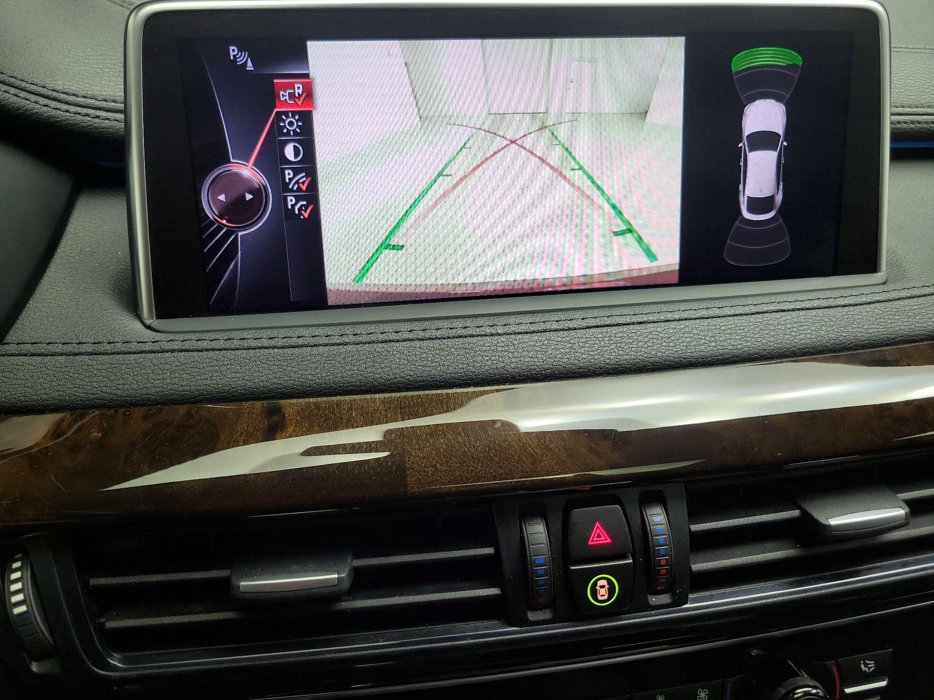Thumbnail: 2015 BMW X6 - 15